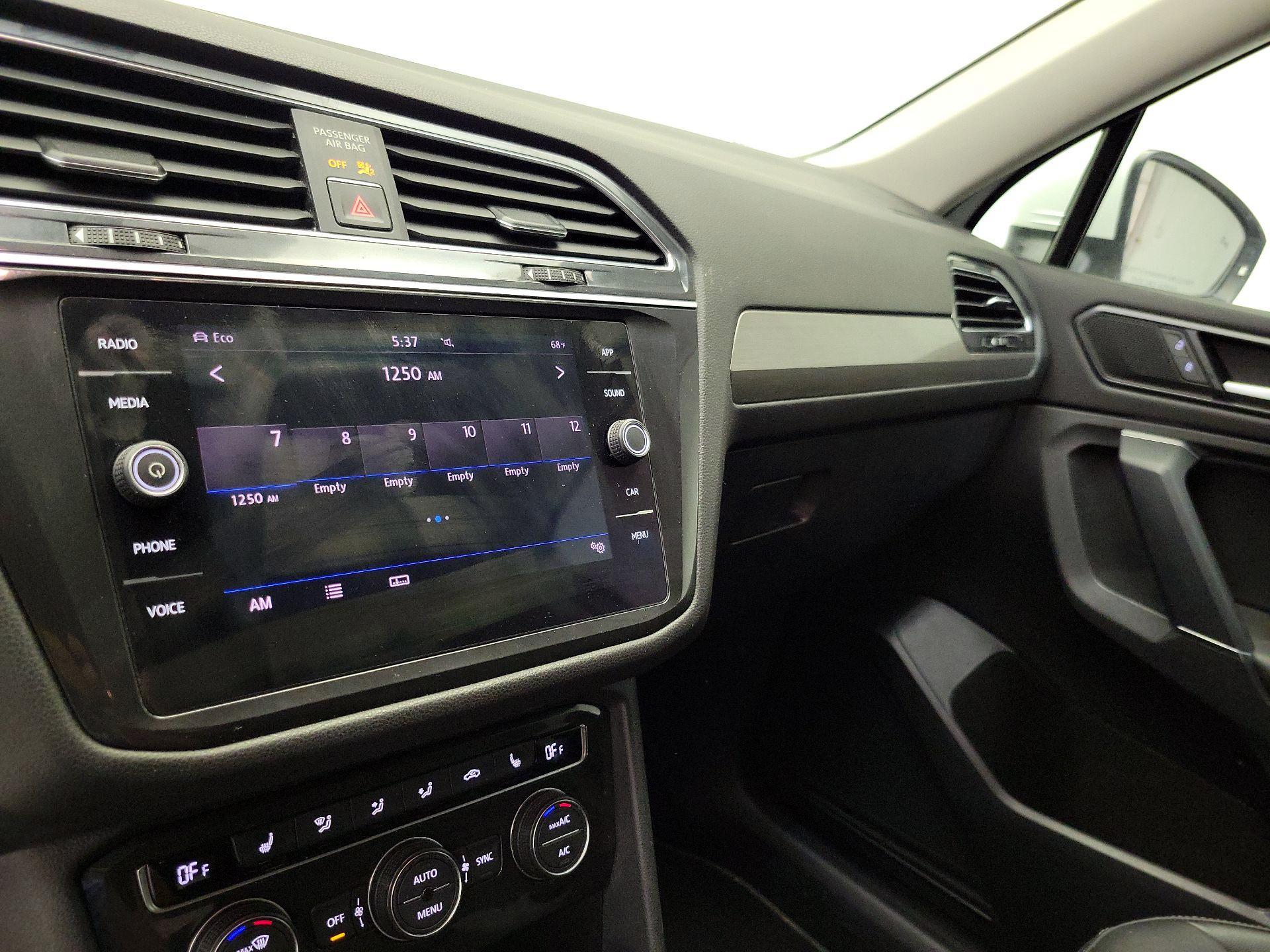 Thumbnail: 2018 Volkswagen Tiguan - 15