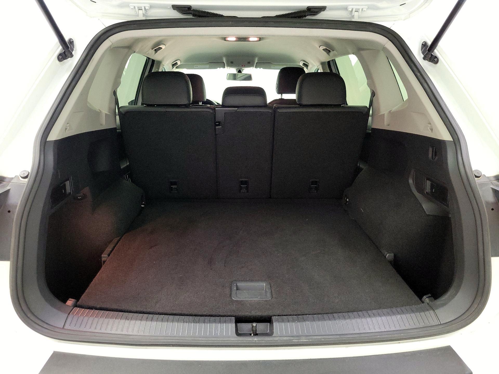 Thumbnail: 2018 Volkswagen Tiguan - 20