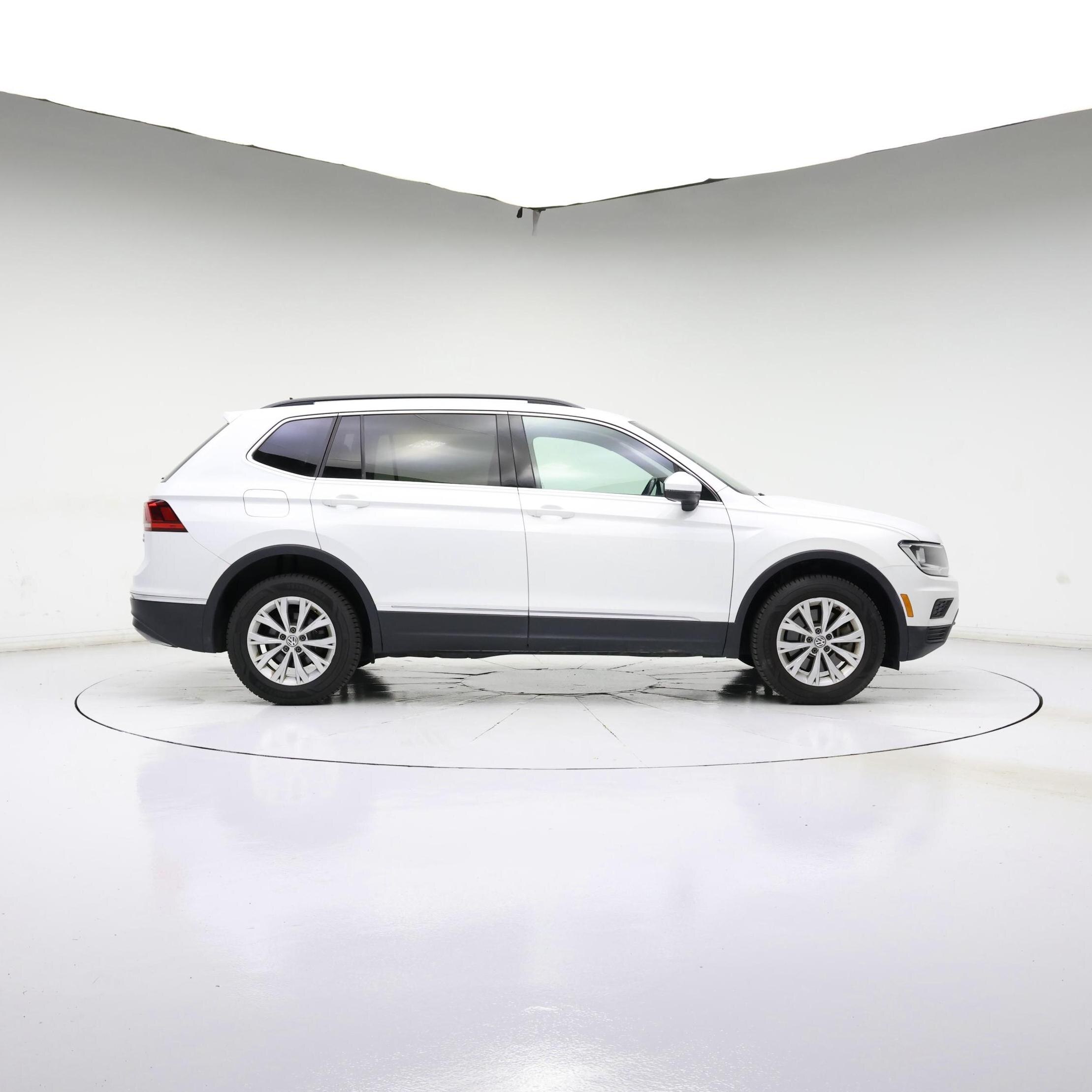 Thumbnail: 2018 Volkswagen Tiguan - 7