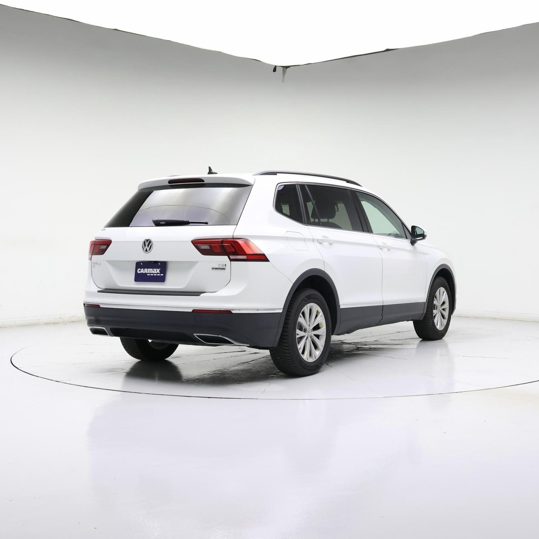 Thumbnail: 2018 Volkswagen Tiguan - 8