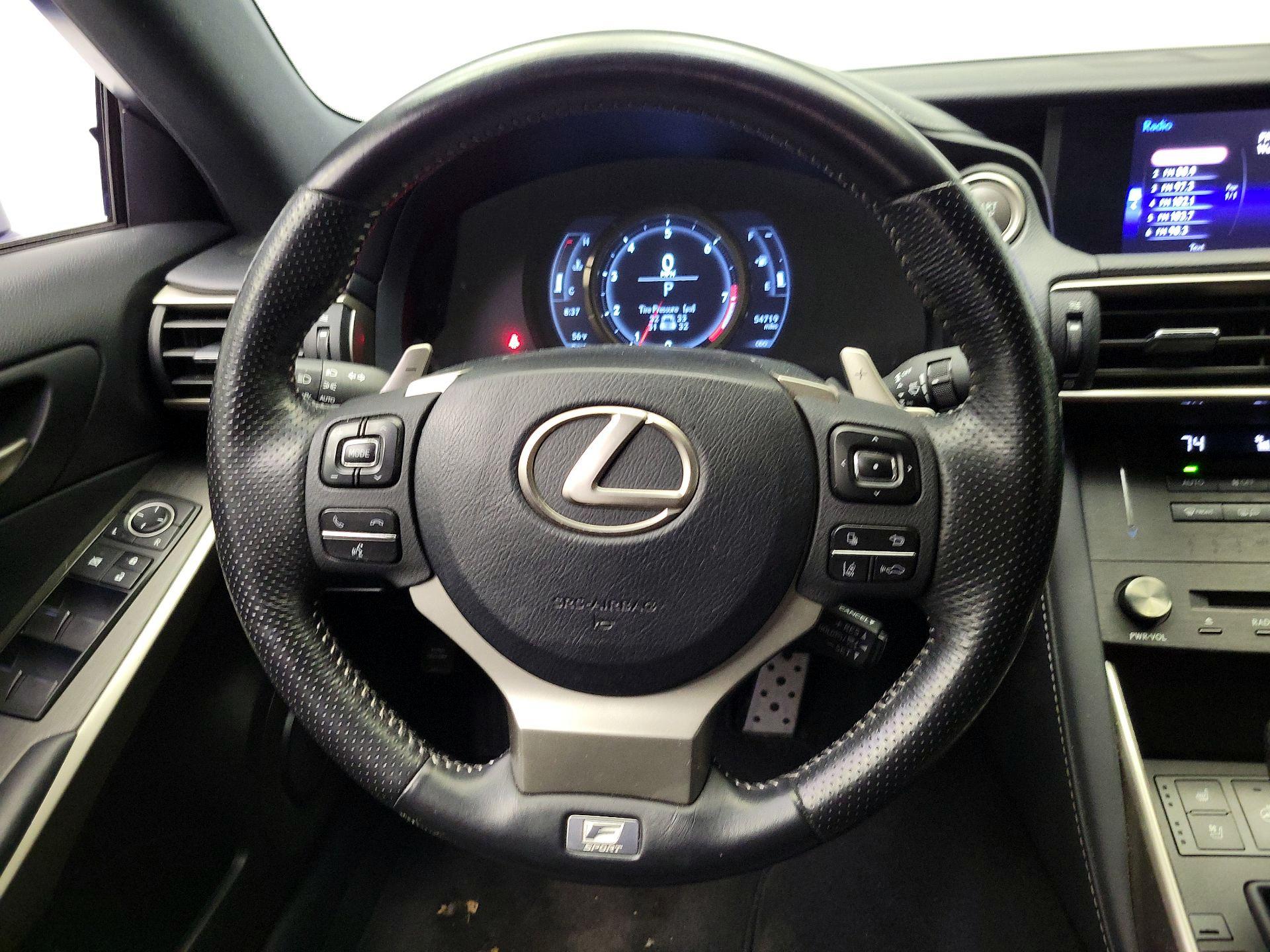 Thumbnail: 2019 Lexus IS - 10