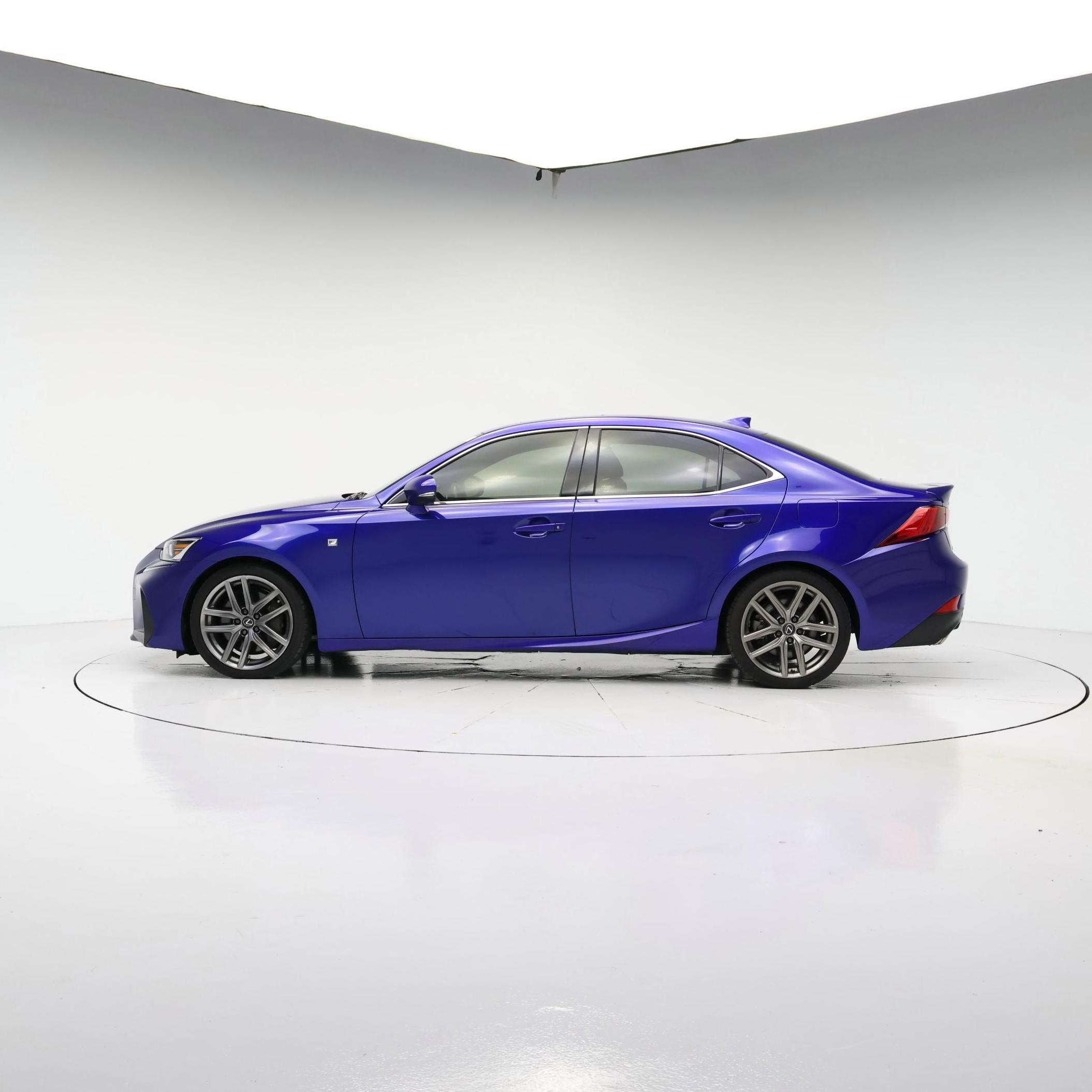 Thumbnail: 2019 Lexus IS - 3
