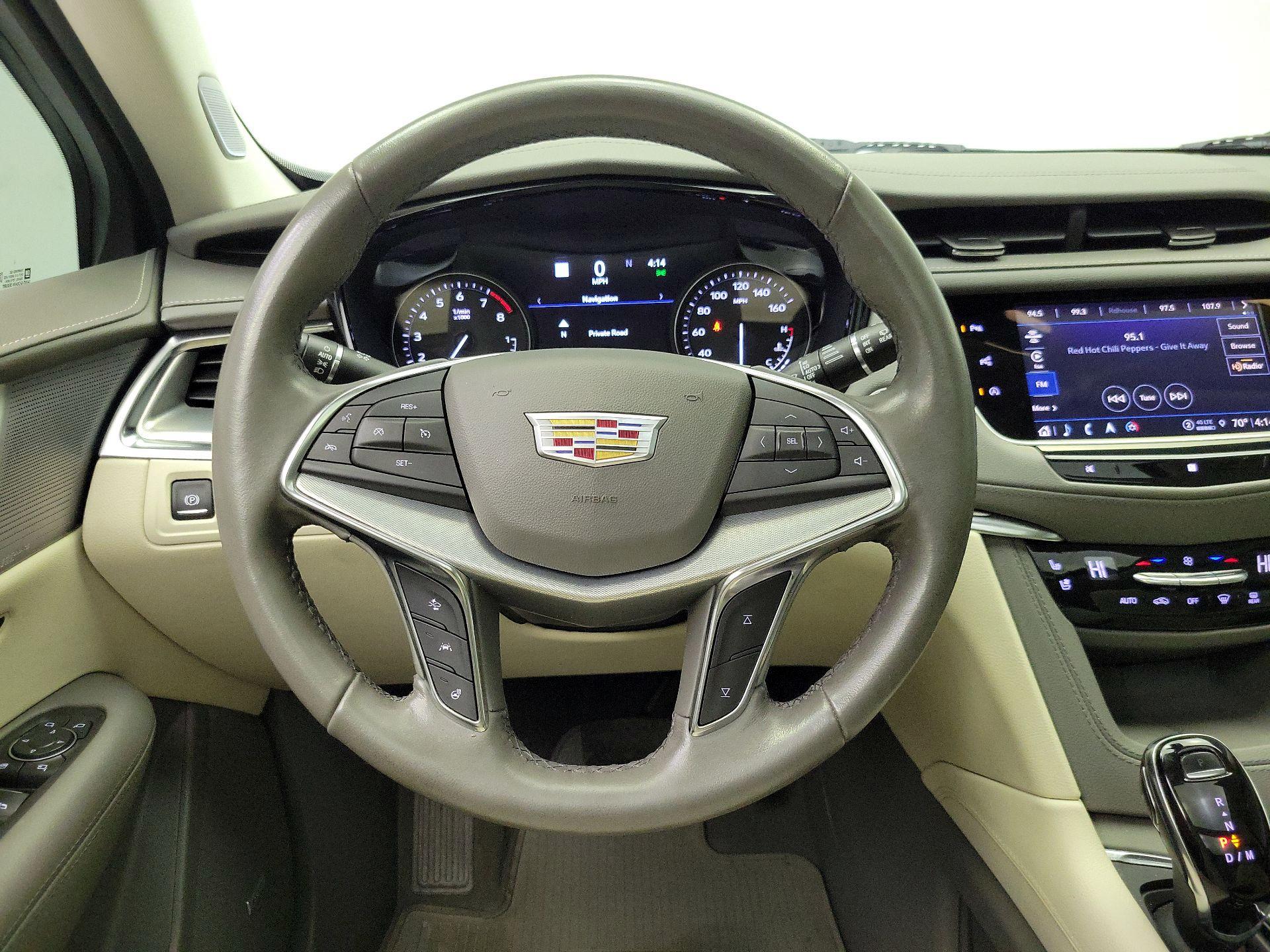 Thumbnail: 2021 Cadillac XT5 - 10