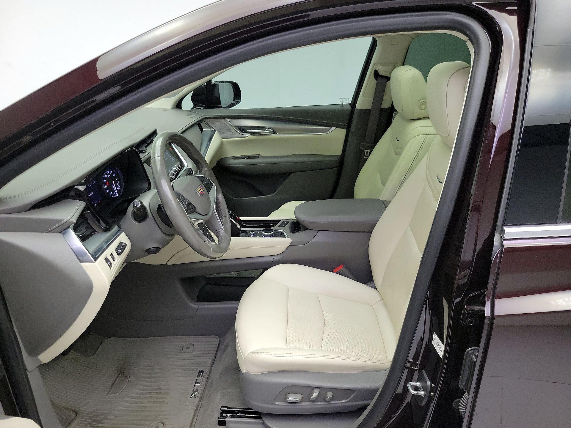 Thumbnail: 2021 Cadillac XT5 - 11