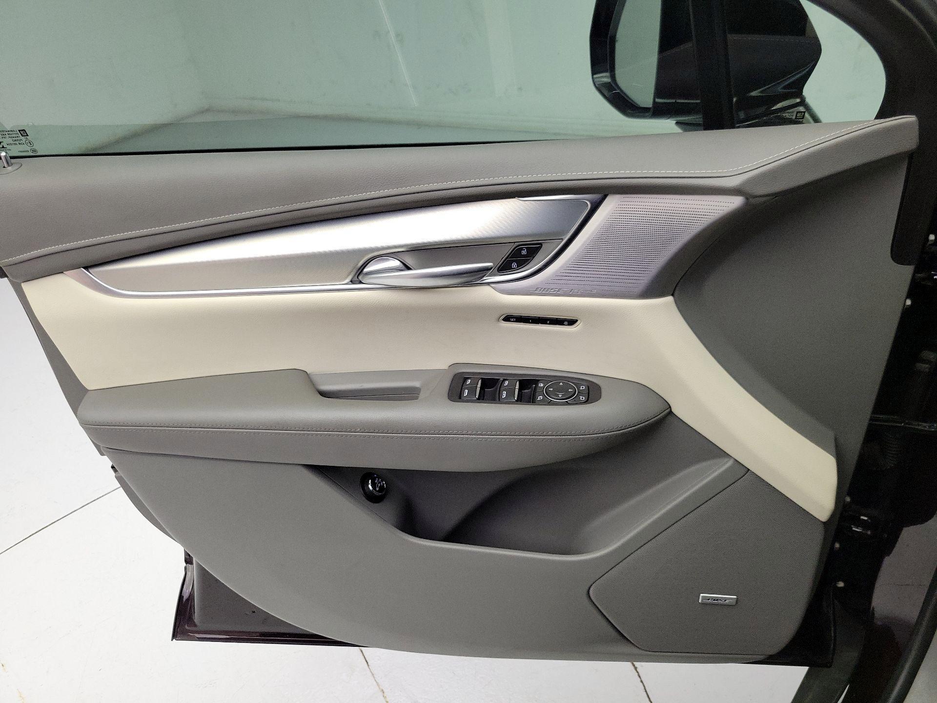 Thumbnail: 2021 Cadillac XT5 - 12