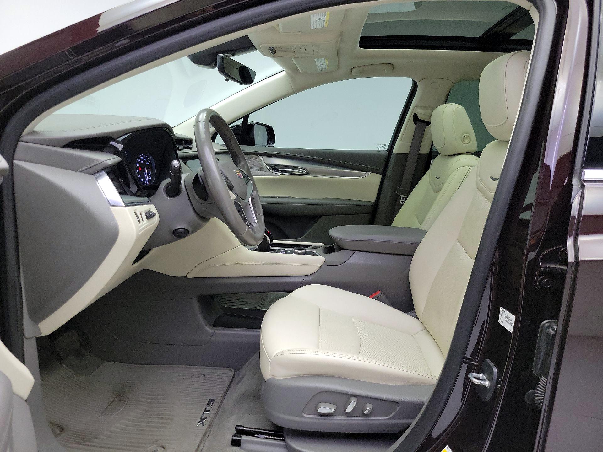 Thumbnail: 2021 Cadillac XT5 - 20