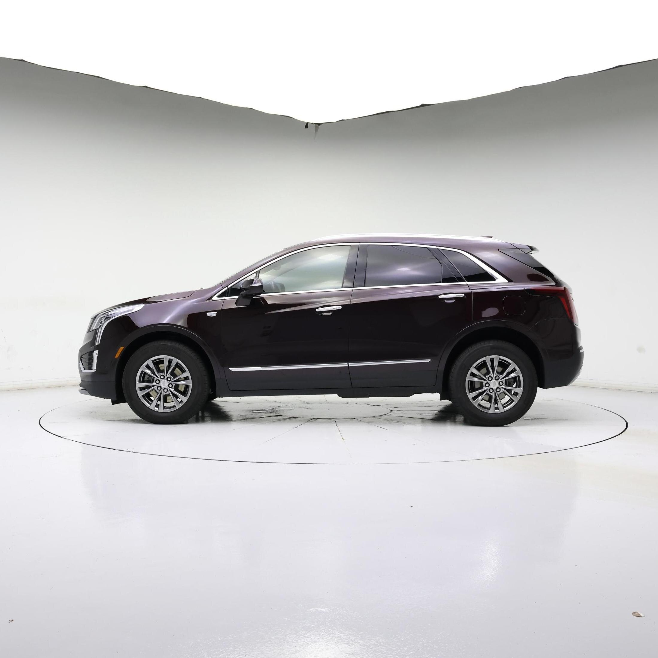 Thumbnail: 2021 Cadillac XT5 - 3