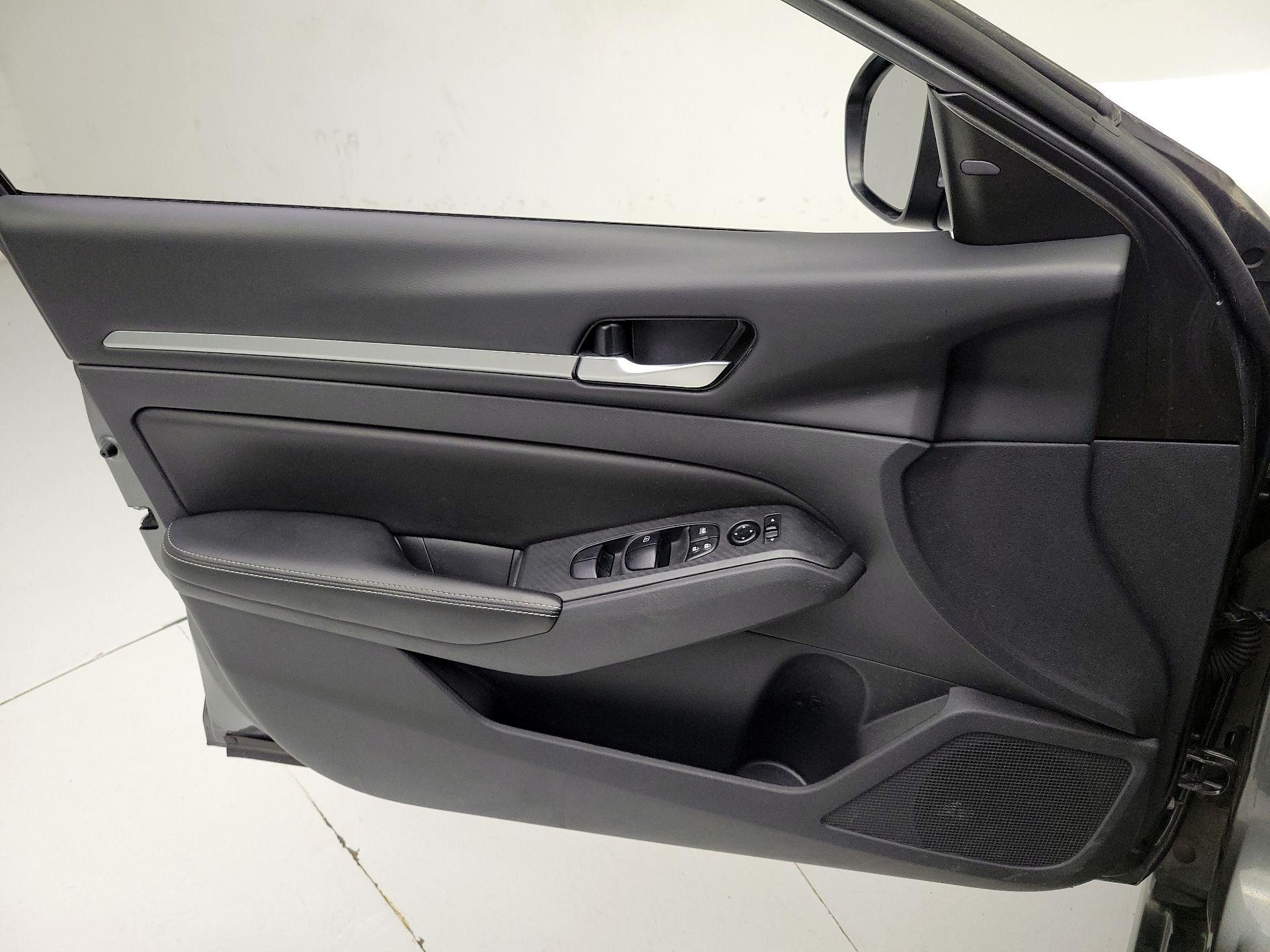 Thumbnail: 2022 Nissan Altima - 12