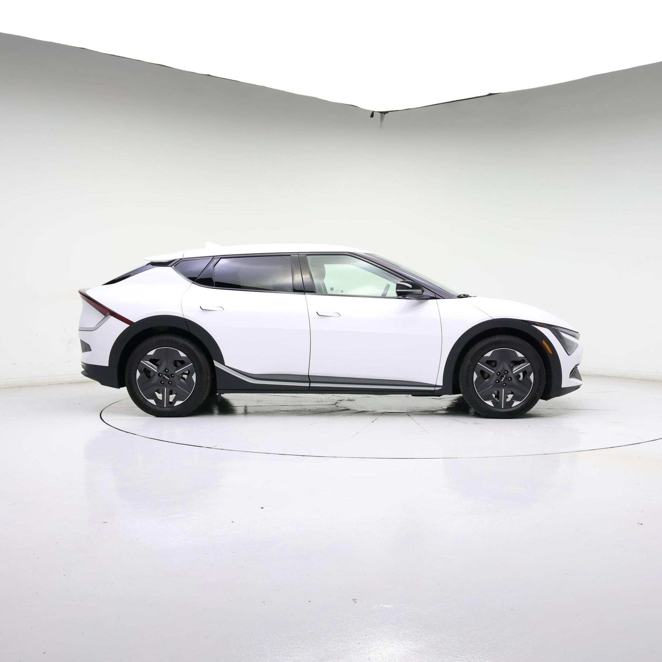 Thumbnail: 2025 Kia EV6 - 7