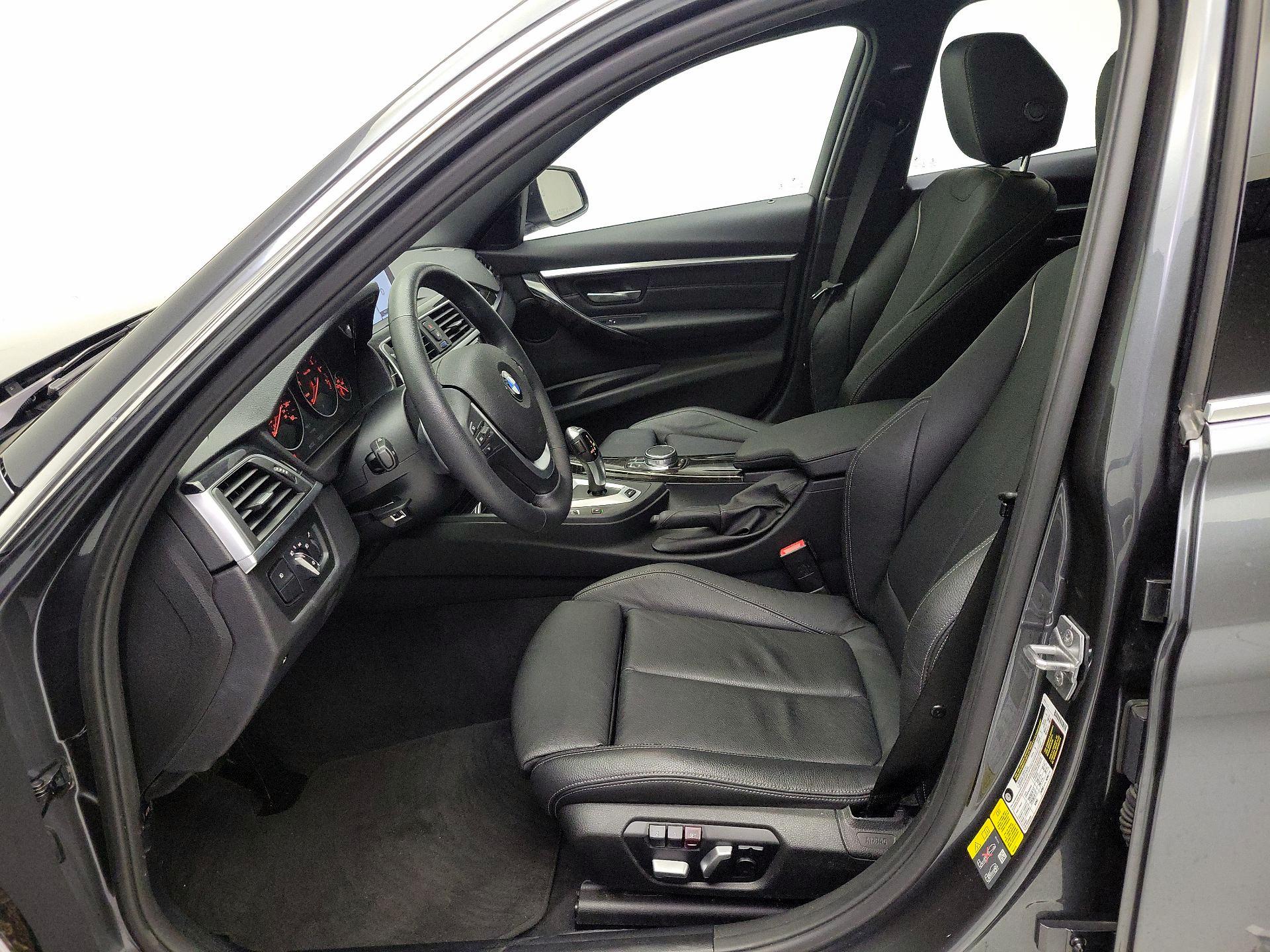 Thumbnail: 2017 BMW 3 Series - 11