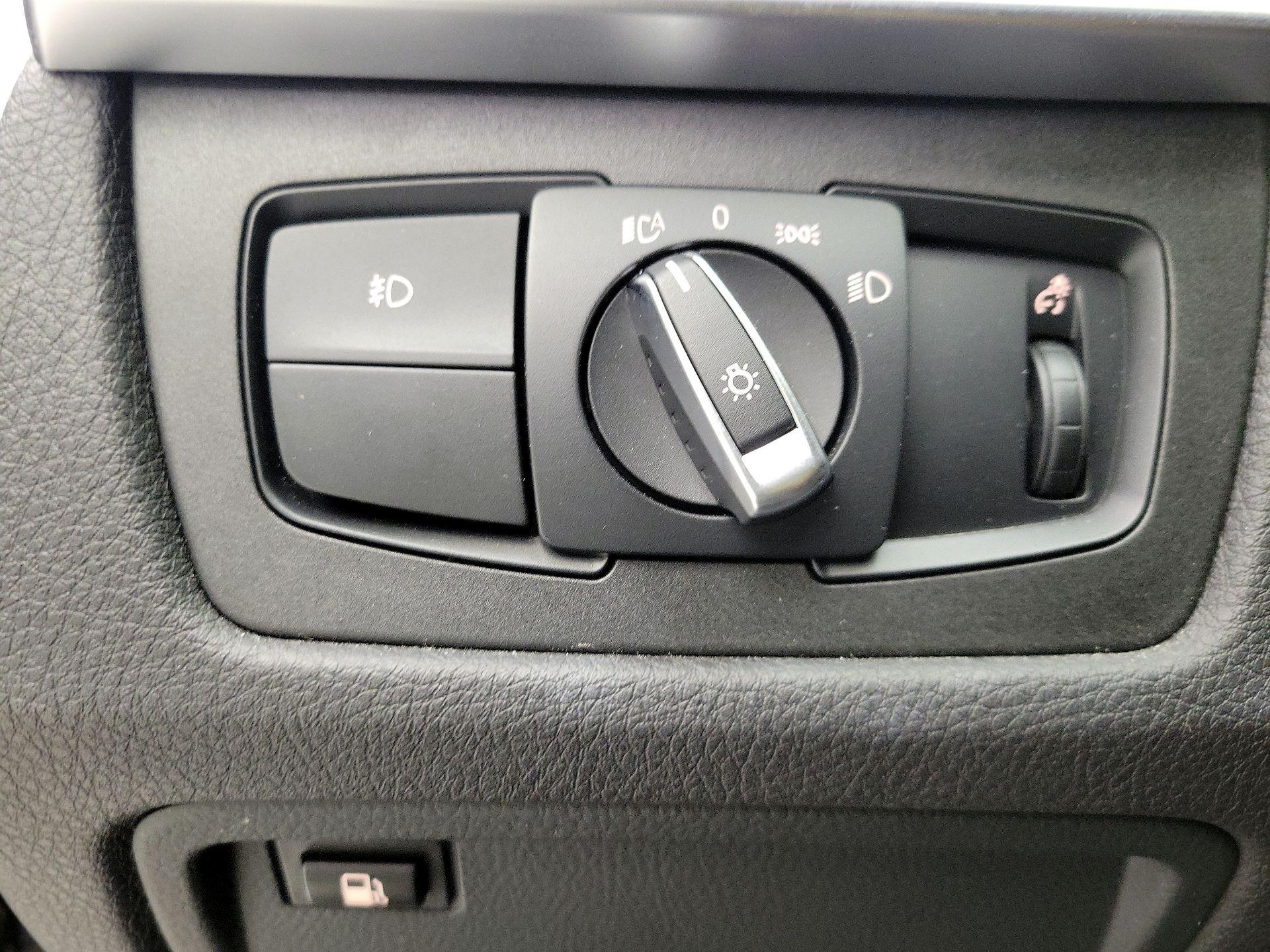 Thumbnail: 2017 BMW 3 Series - 13