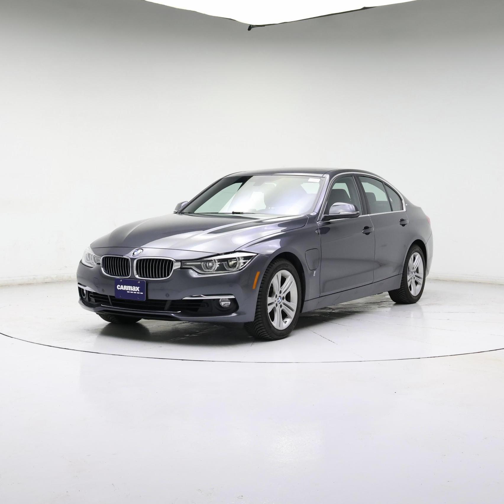 Thumbnail: 2017 BMW 3 Series - 4