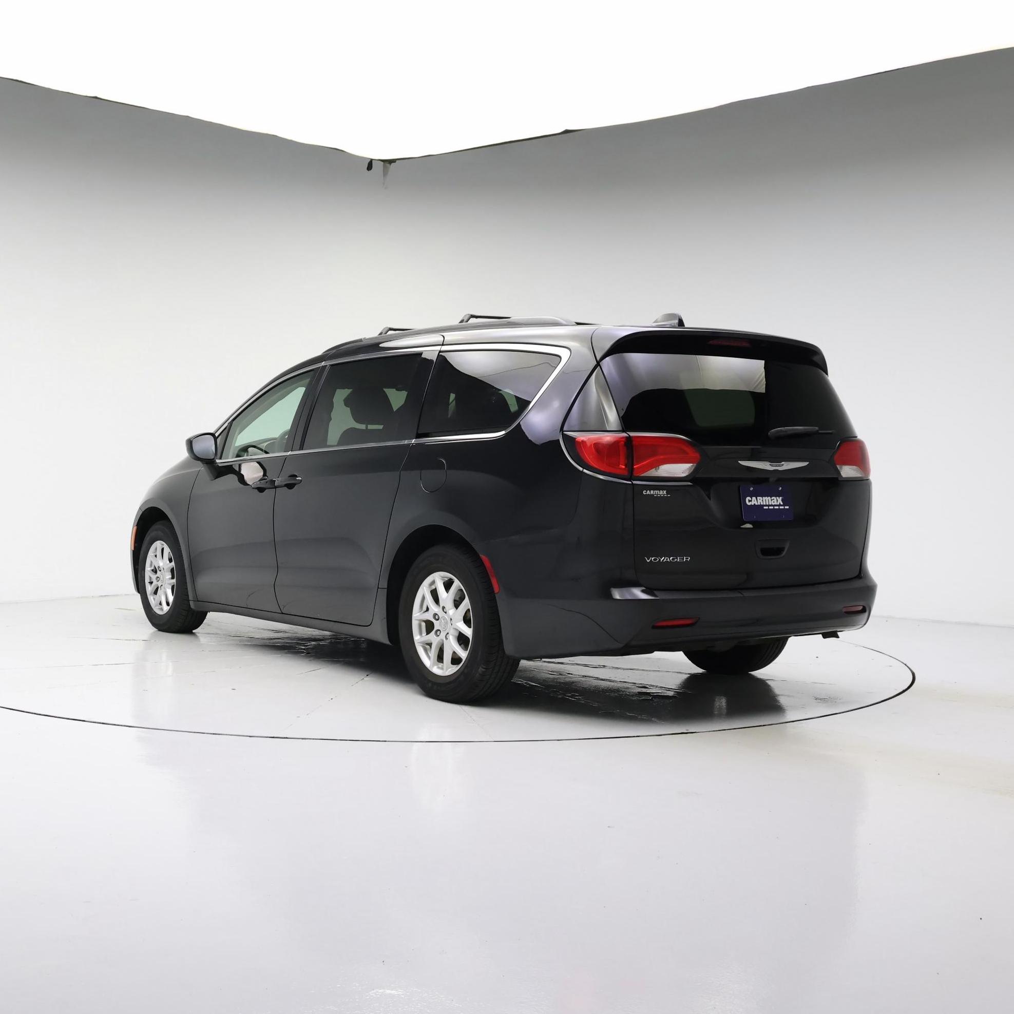 Thumbnail: 2020 Chrysler Voyager - 2
