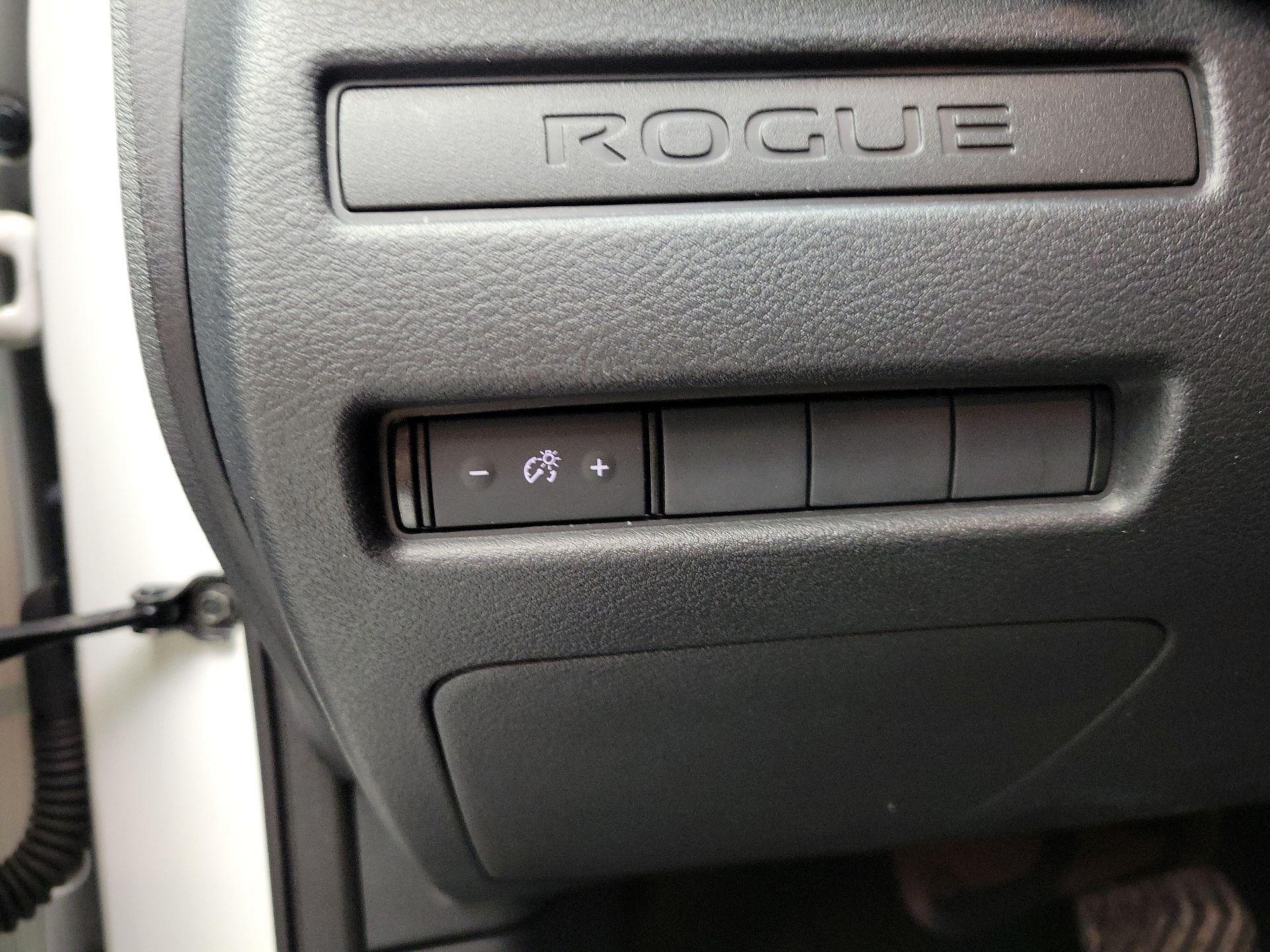 Thumbnail: 2022 Nissan Rogue - 13