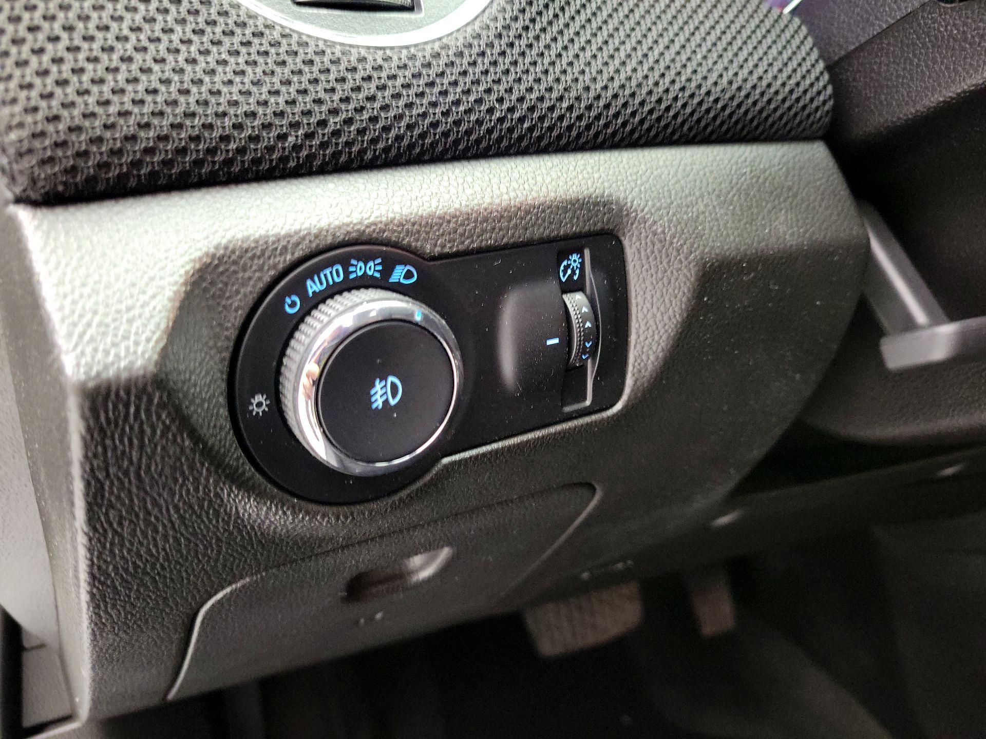 Thumbnail: 2015 Chevrolet Cruze - 13