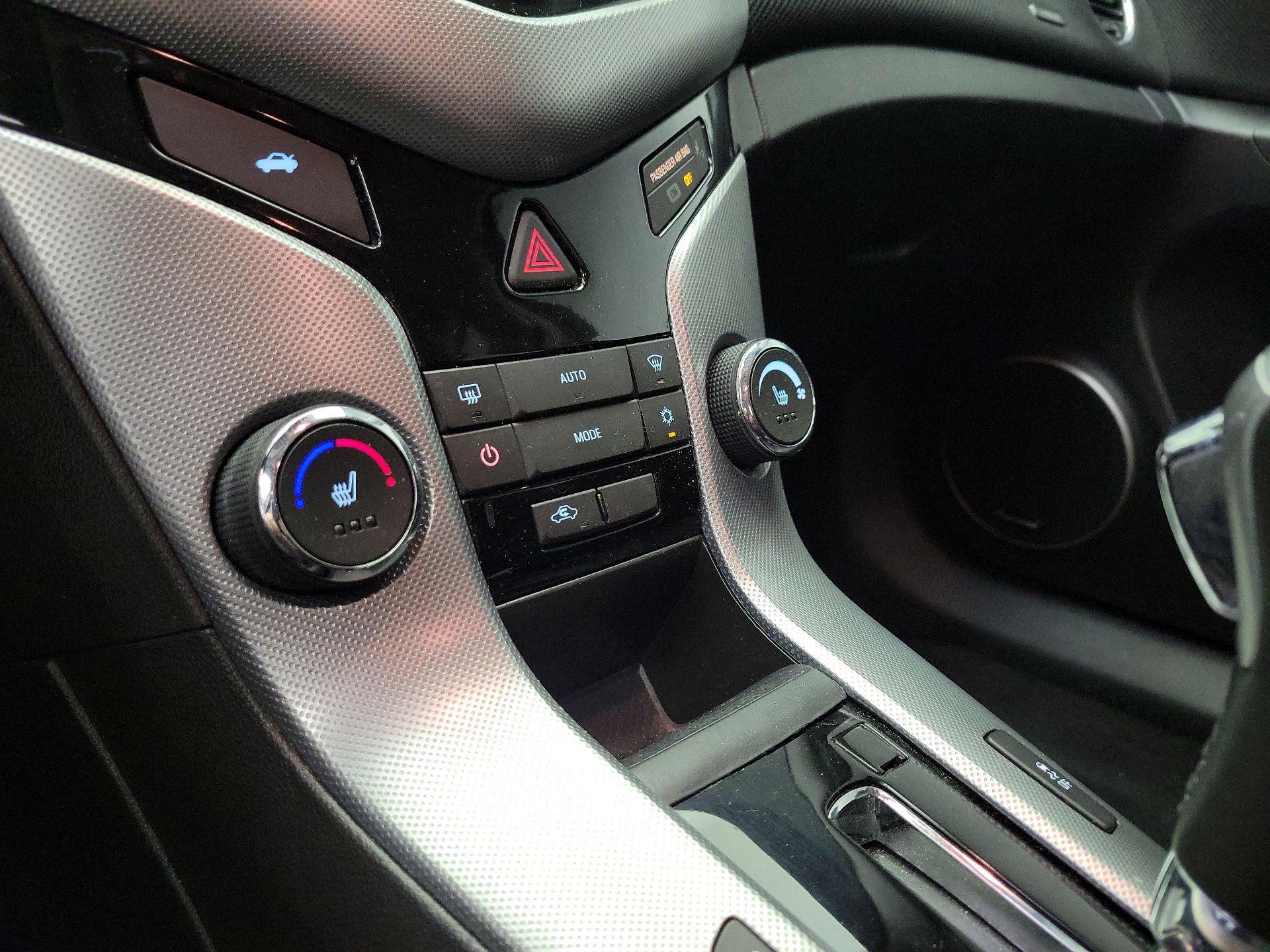 Thumbnail: 2015 Chevrolet Cruze - 16