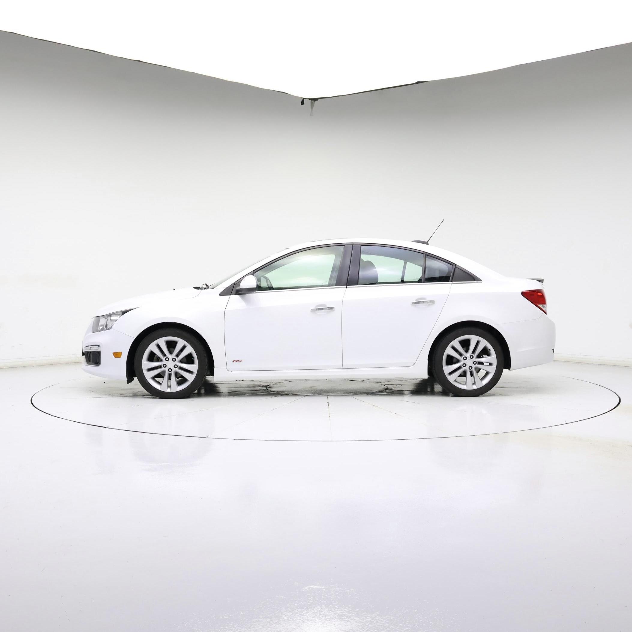 Thumbnail: 2015 Chevrolet Cruze - 3