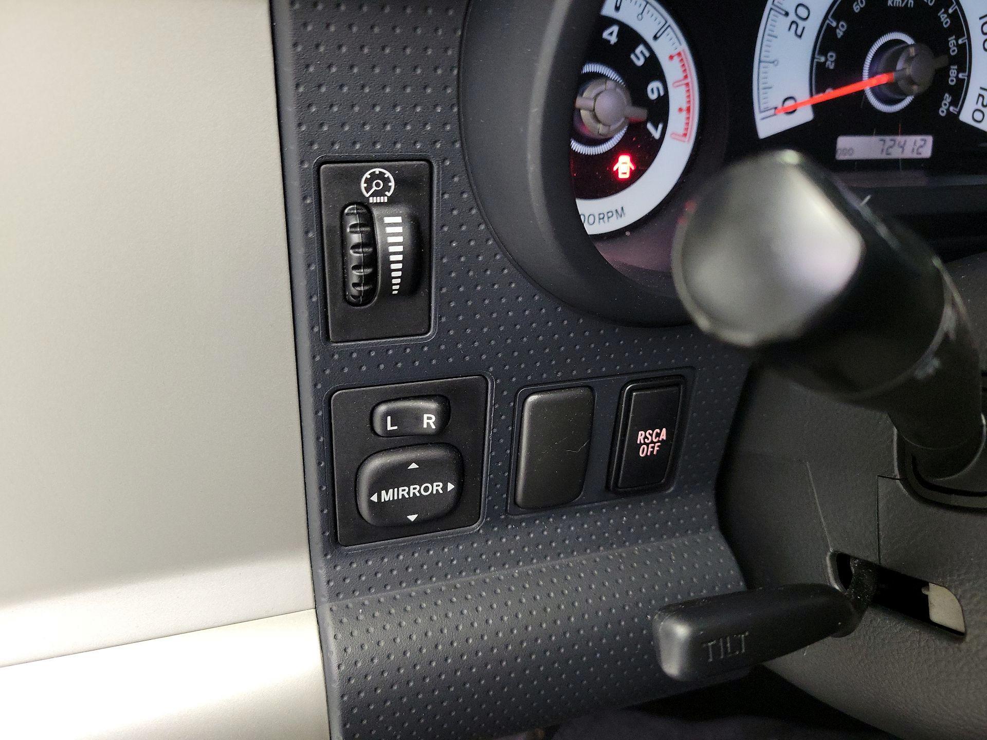 Thumbnail: 2014 Toyota FJ Cruiser - 13