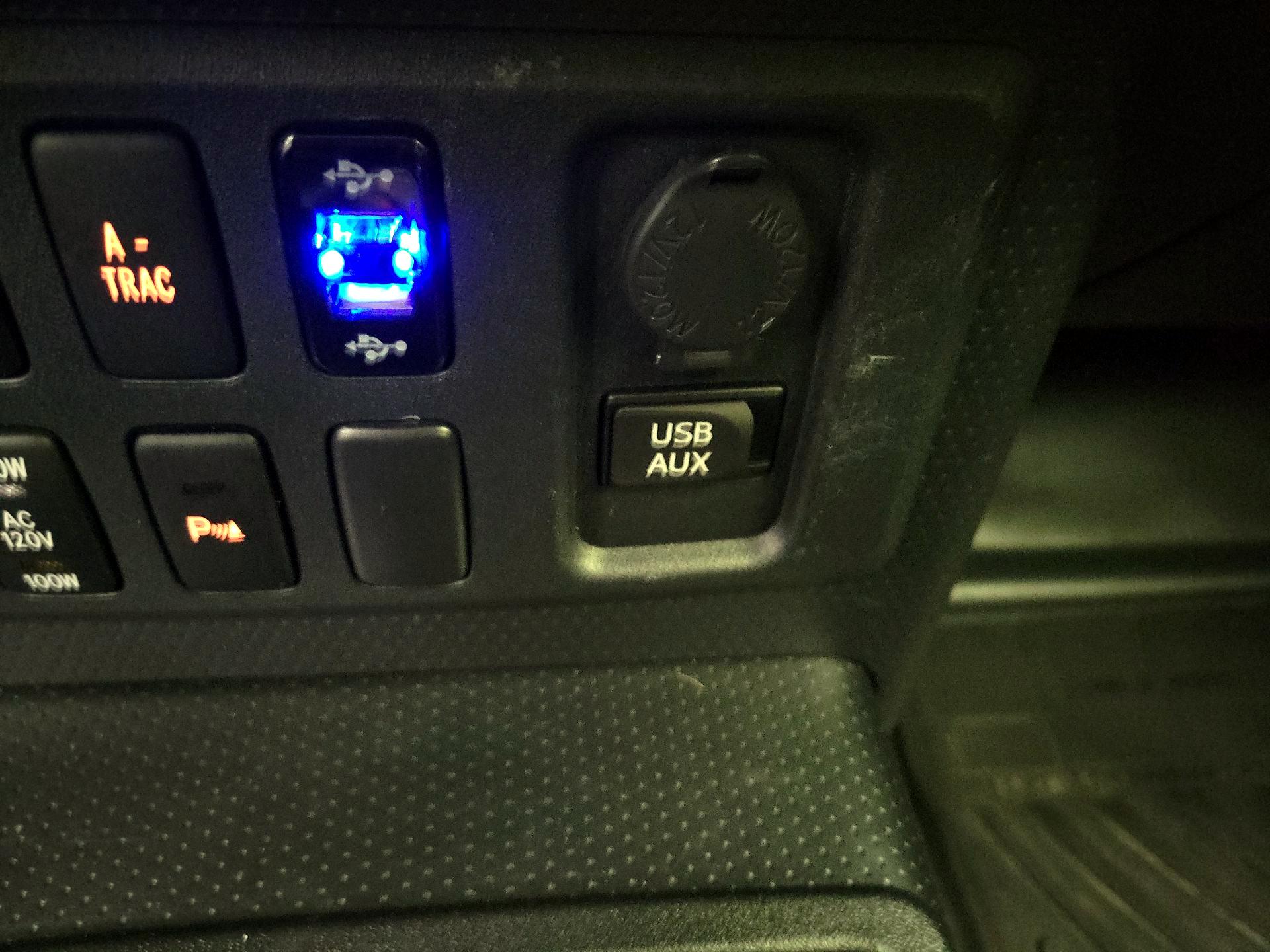 Thumbnail: 2014 Toyota FJ Cruiser - 18