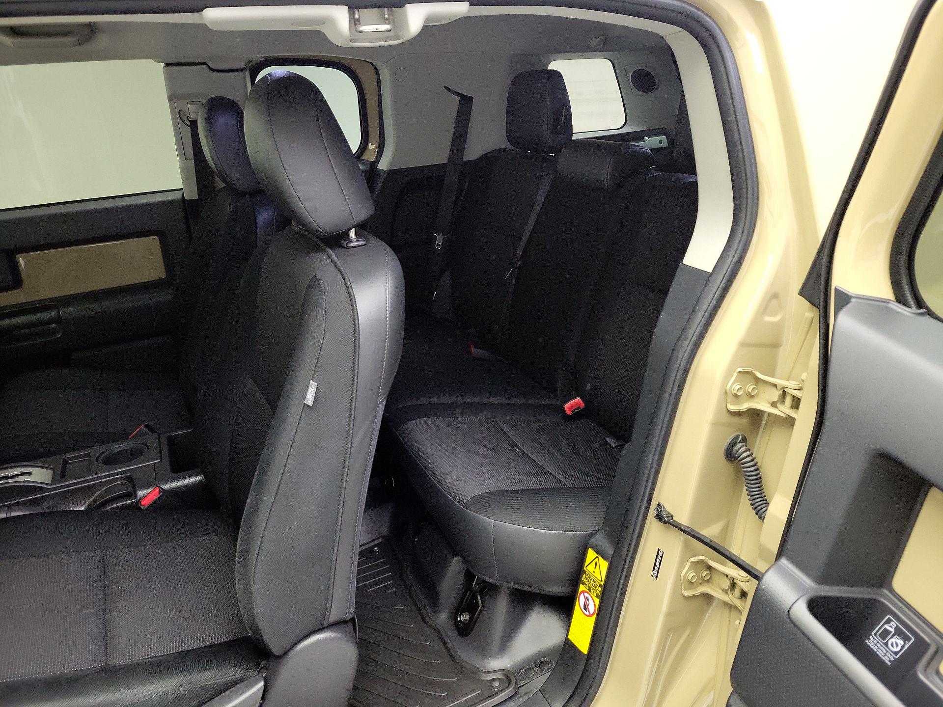 Thumbnail: 2014 Toyota FJ Cruiser - 19