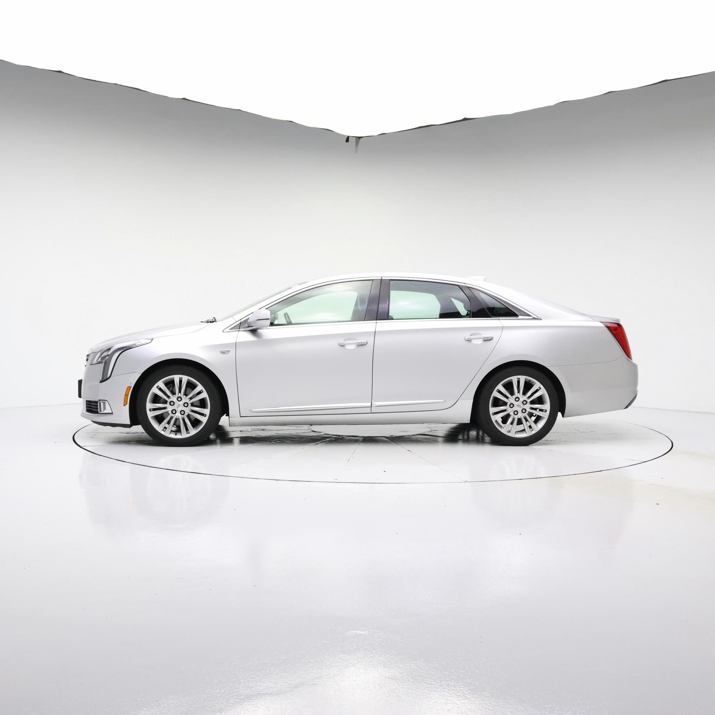 Thumbnail: 2018 Cadillac XTS - 3