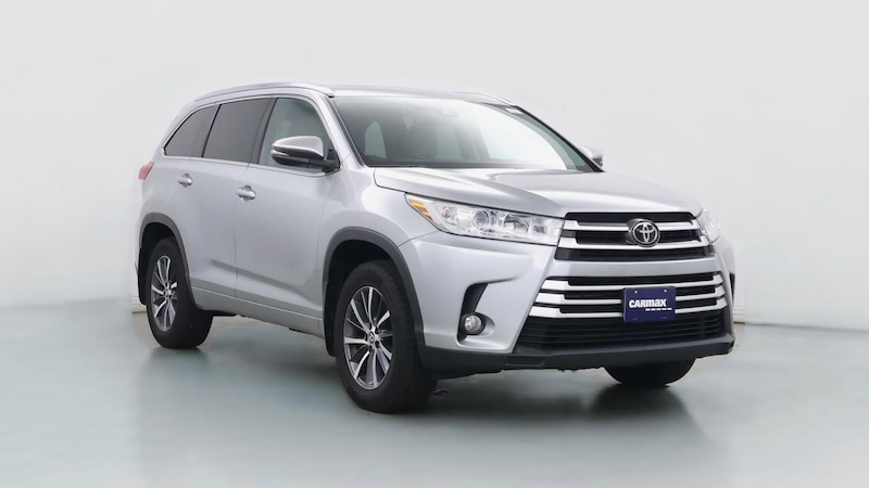 2017 Toyota Highlander XLE Hero Image