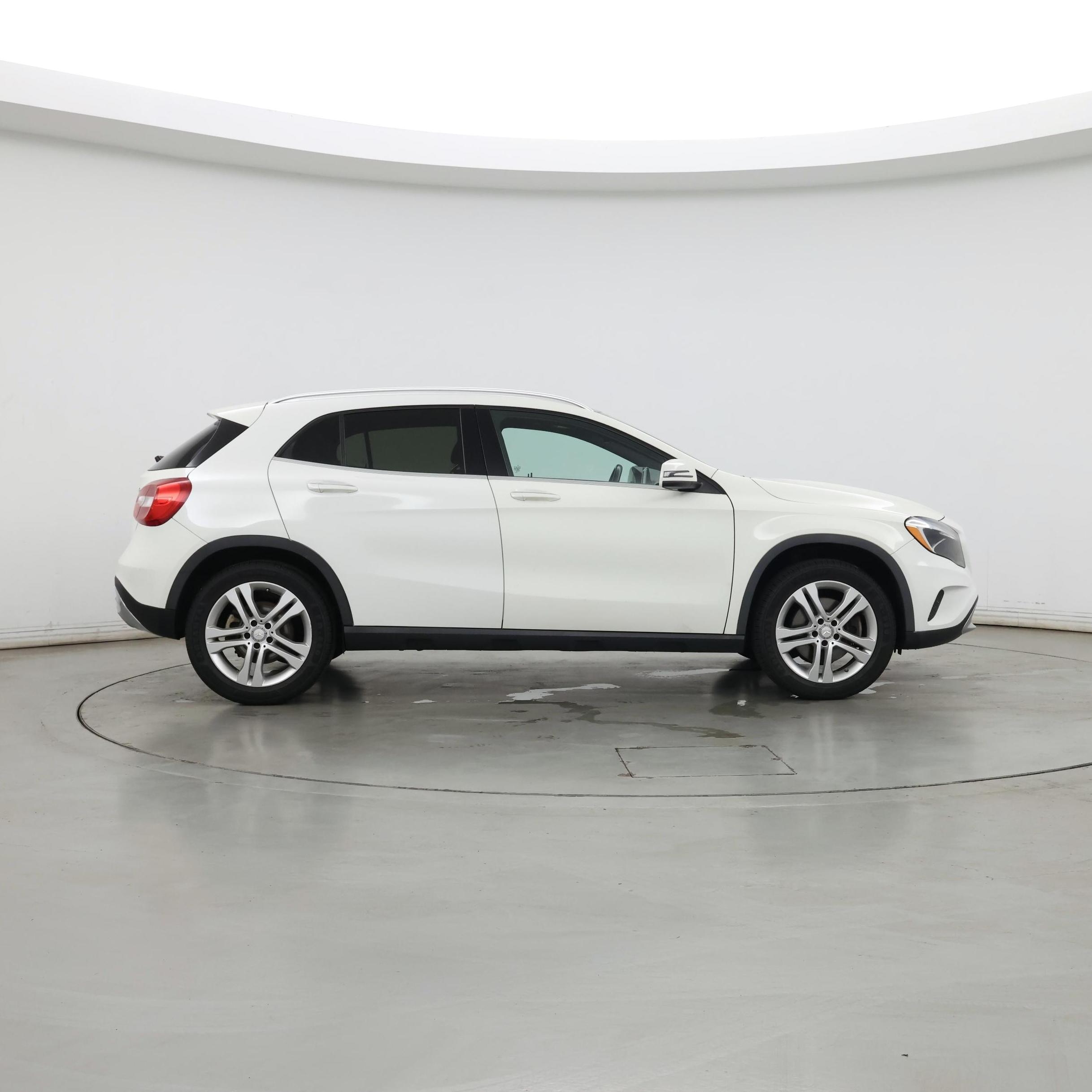 Thumbnail: 2016 Mercedes-Benz GLA - 7