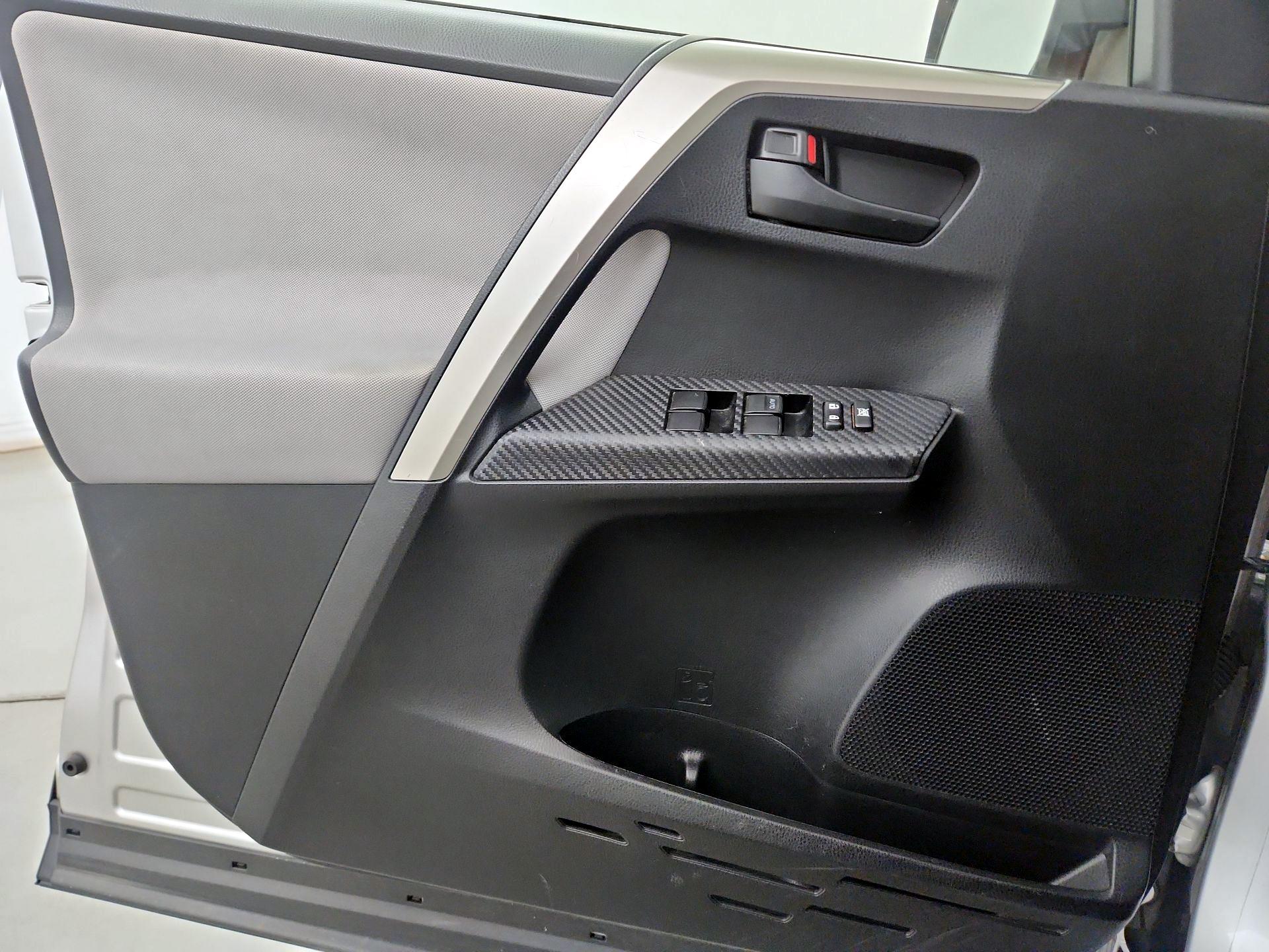 Thumbnail: 2014 Toyota RAV4 - 10