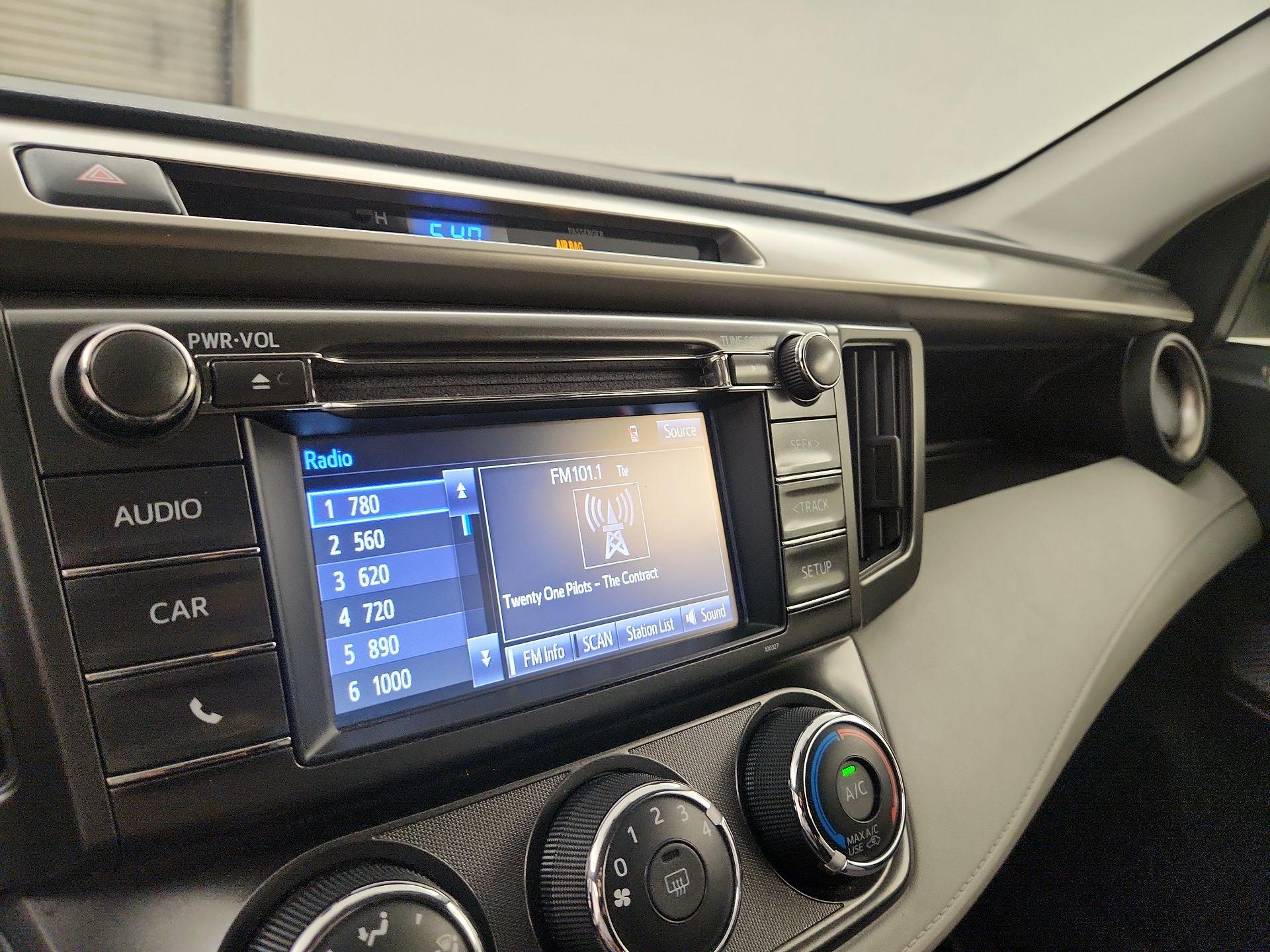 Thumbnail: 2014 Toyota RAV4 - 13