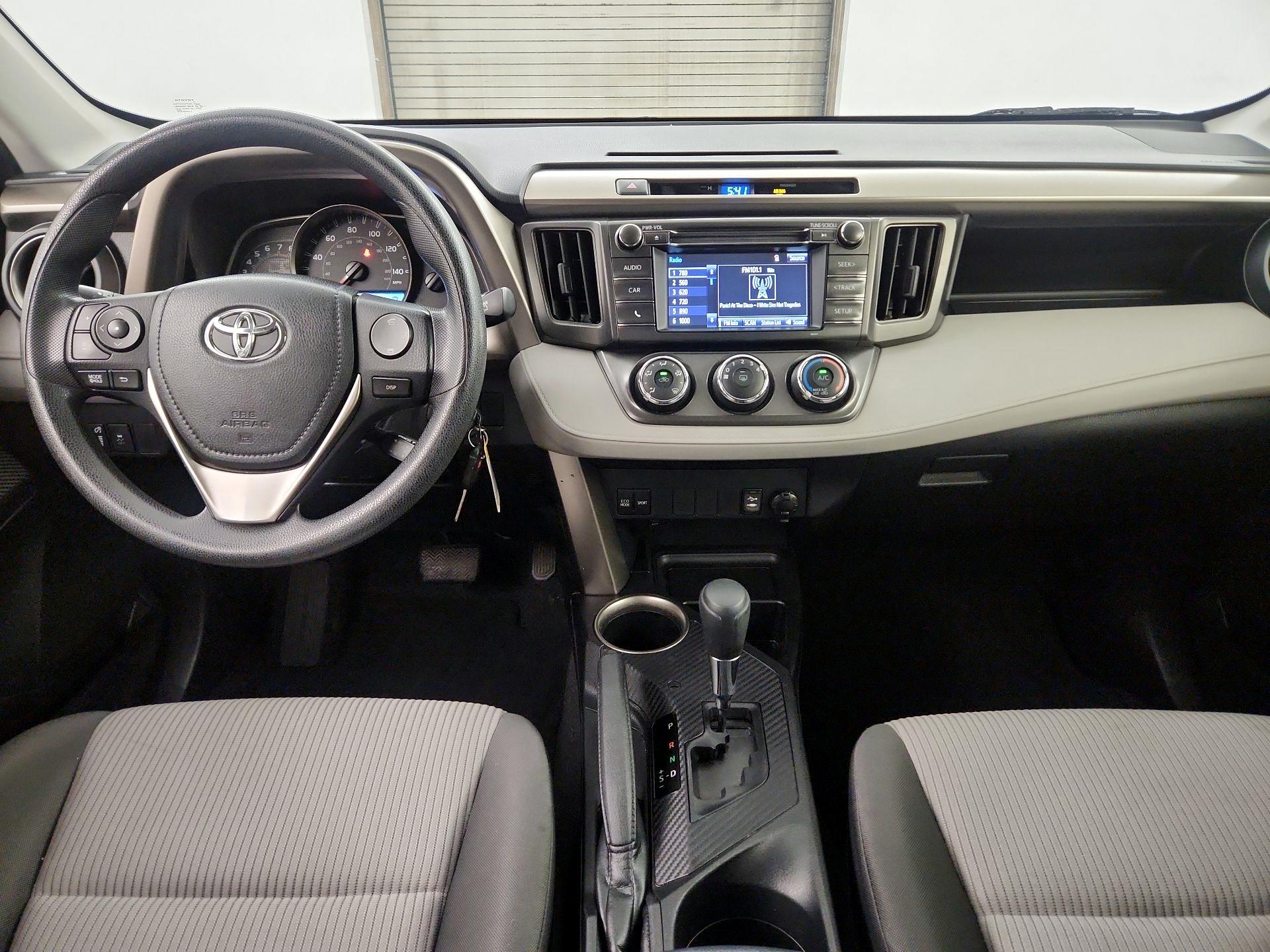 Thumbnail: 2014 Toyota RAV4 - 8