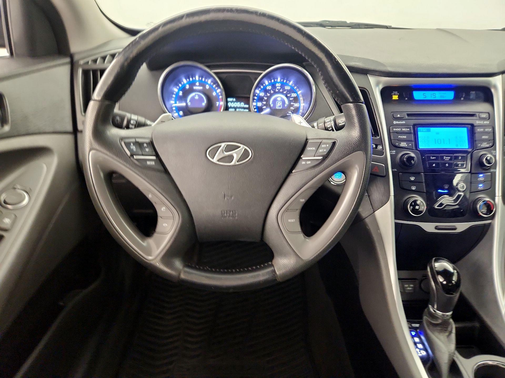 Thumbnail: 2013 Hyundai Sonata - 10