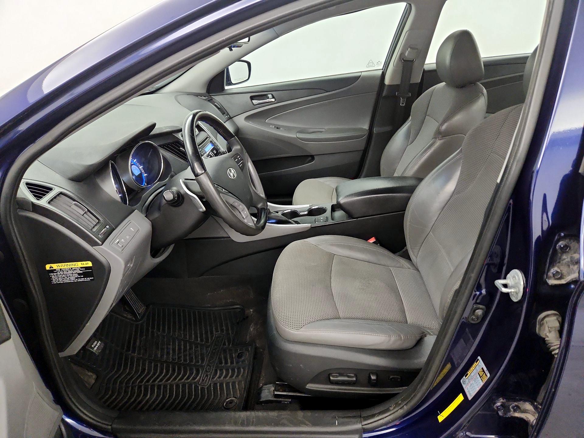 Thumbnail: 2013 Hyundai Sonata - 11