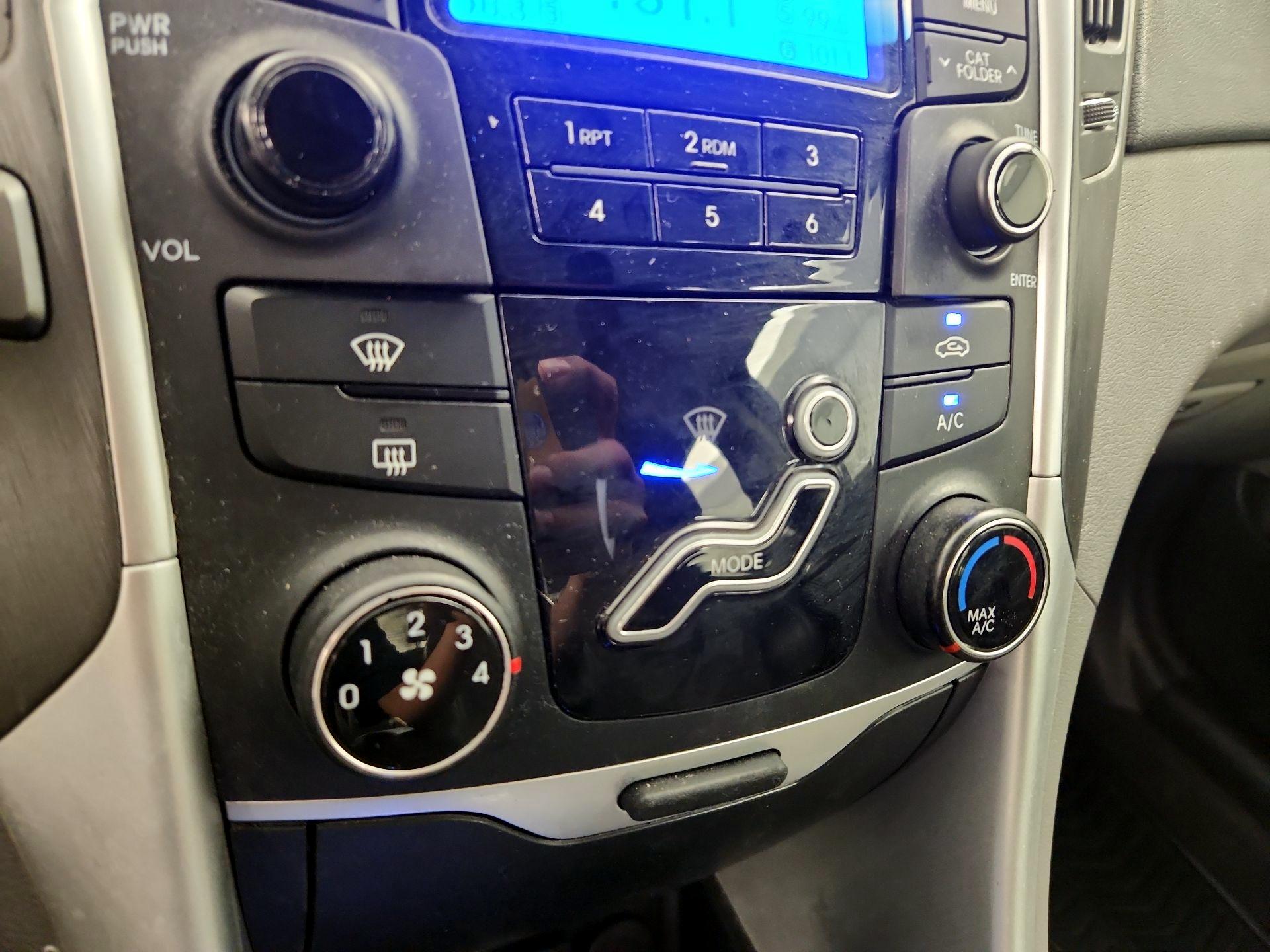 Thumbnail: 2013 Hyundai Sonata - 15