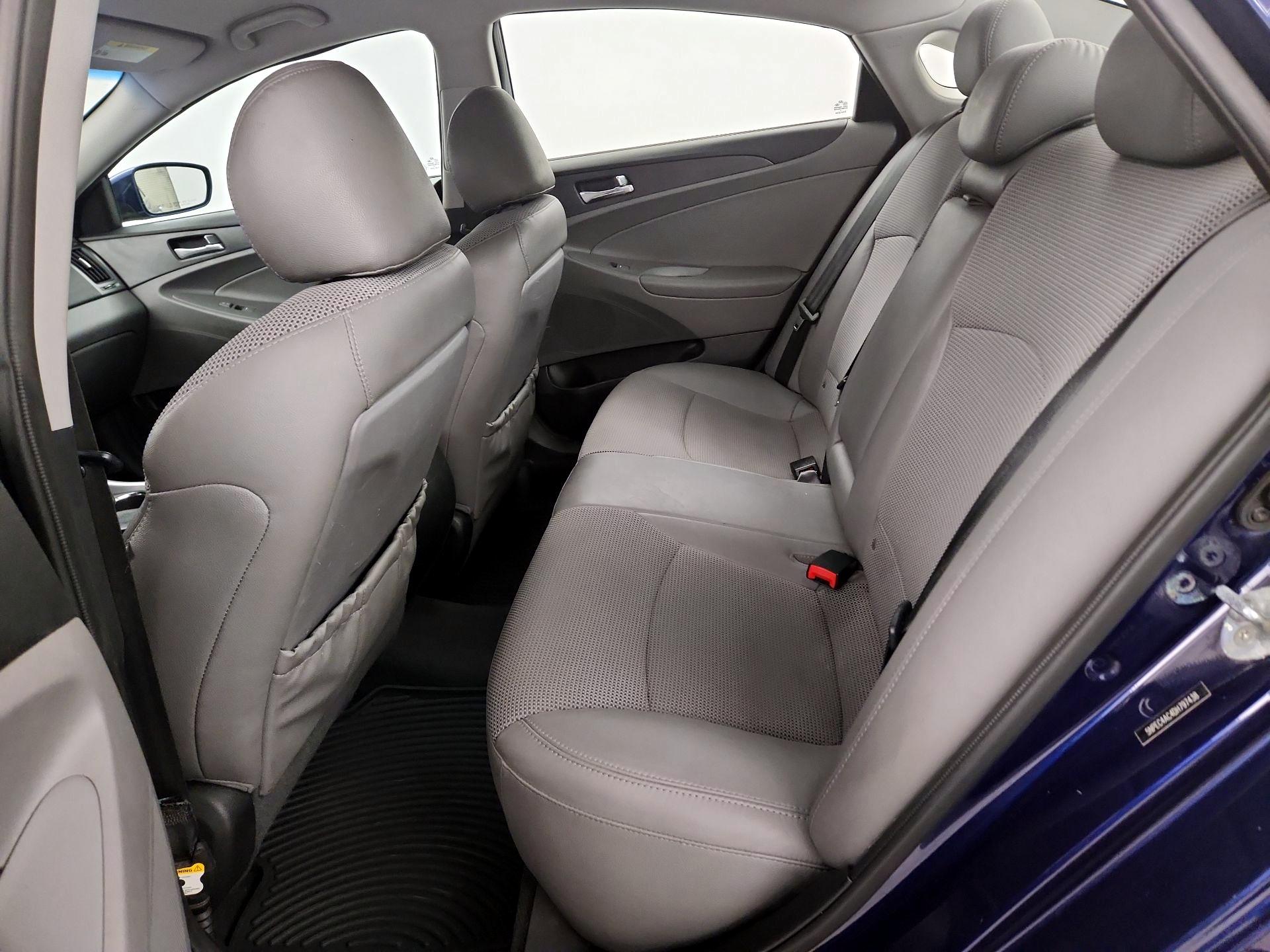 Thumbnail: 2013 Hyundai Sonata - 18