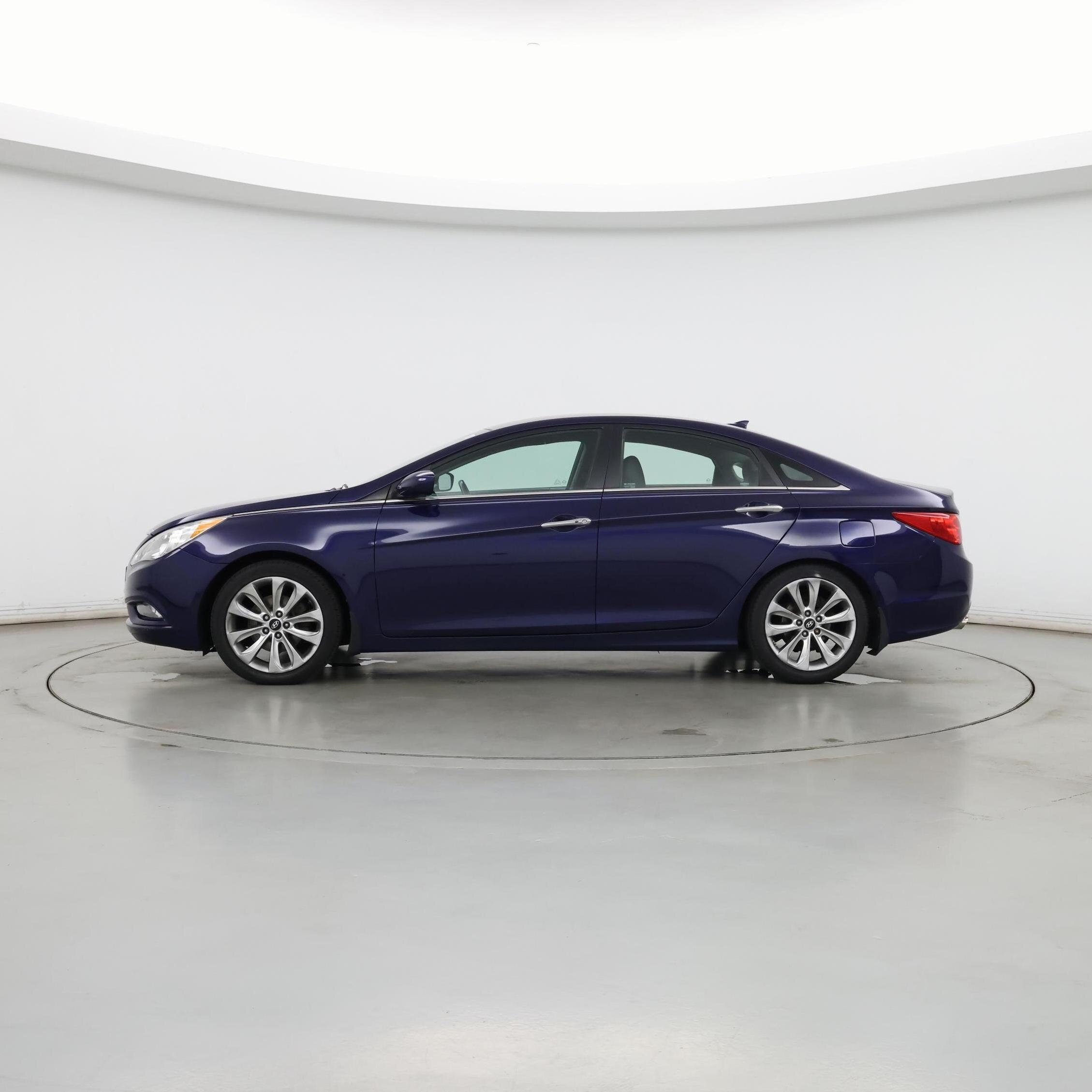 Thumbnail: 2013 Hyundai Sonata - 3