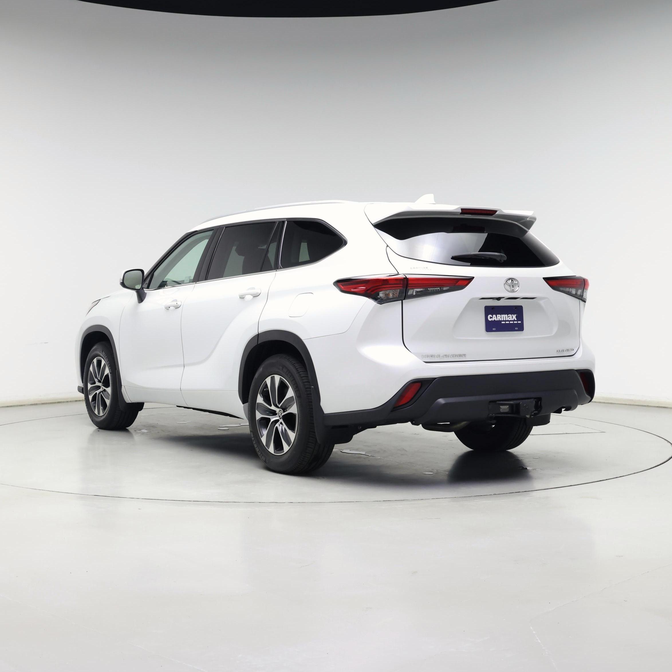 Thumbnail: 2022 Toyota Highlander - 2