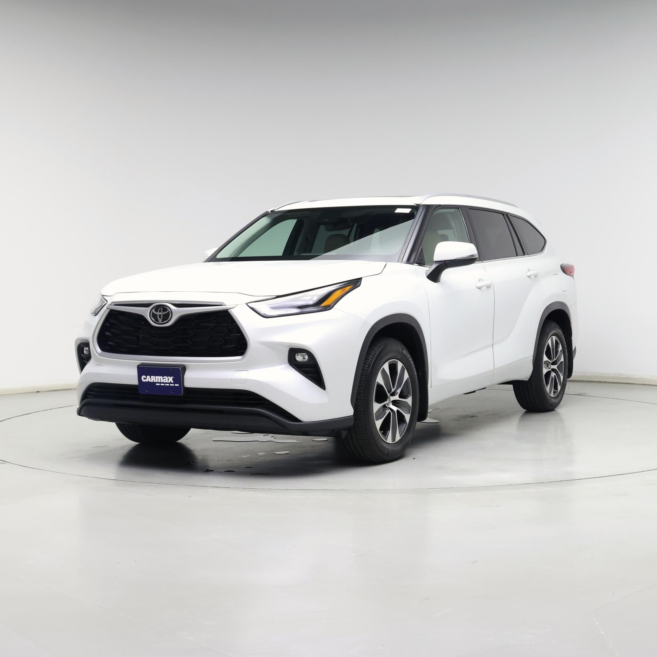 Thumbnail: 2022 Toyota Highlander - 4