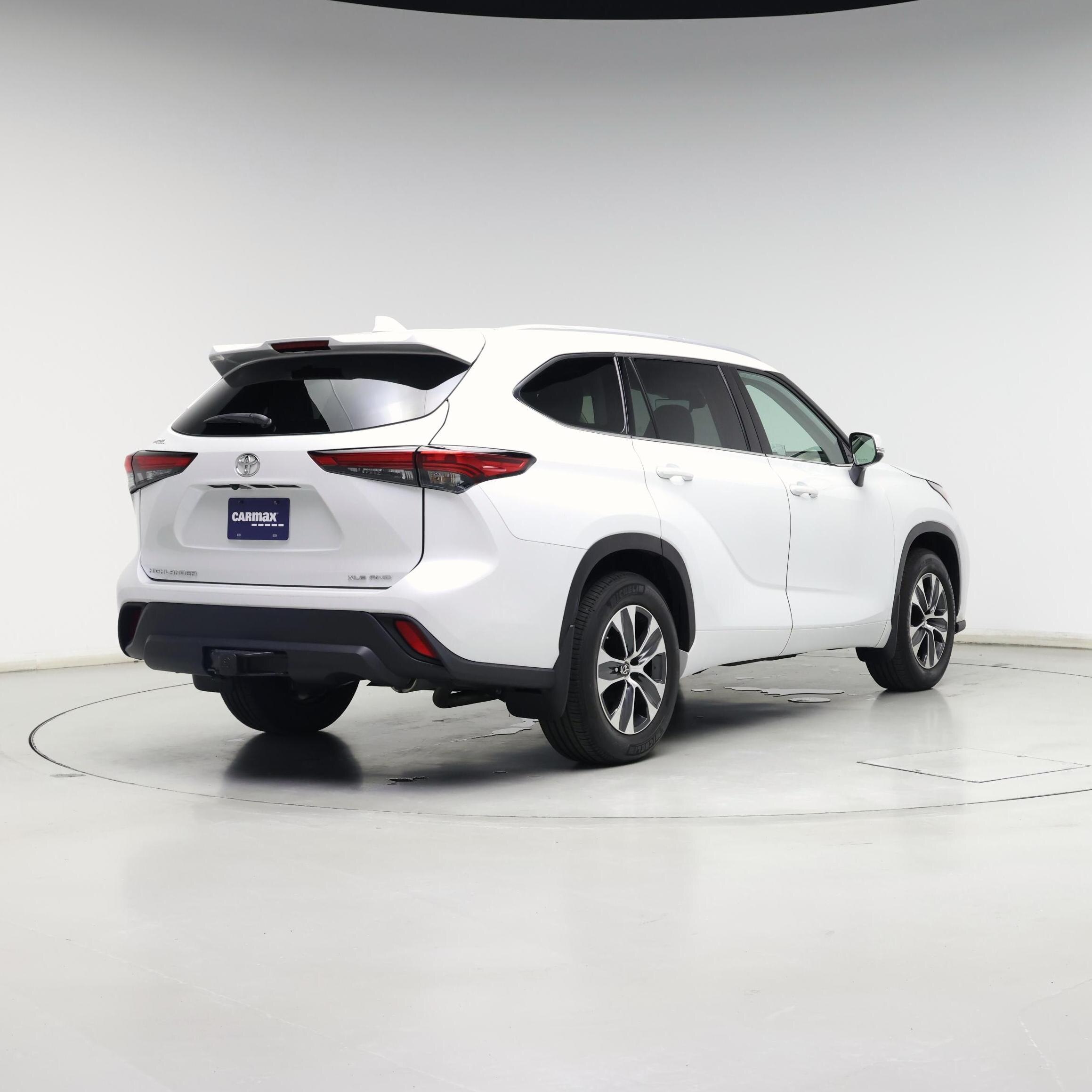 Thumbnail: 2022 Toyota Highlander - 8
