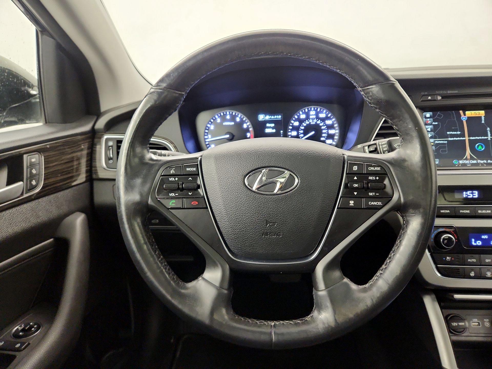 Thumbnail: 2016 Hyundai Sonata - 10