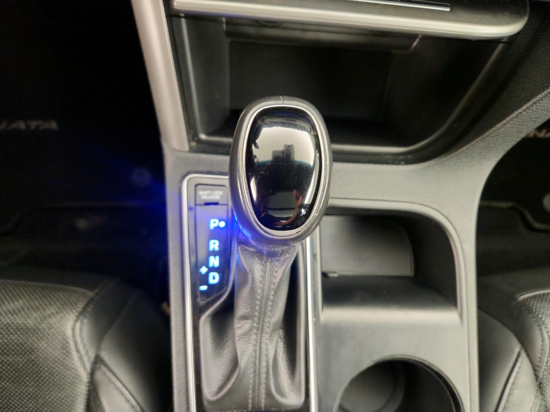 Thumbnail: 2016 Hyundai Sonata - 18