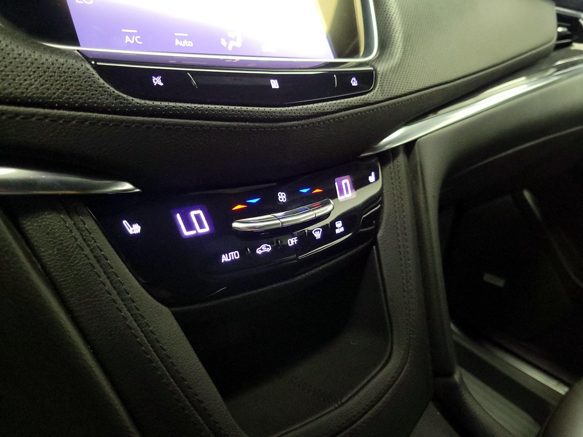 Thumbnail: 2020 Cadillac XT5 - 16