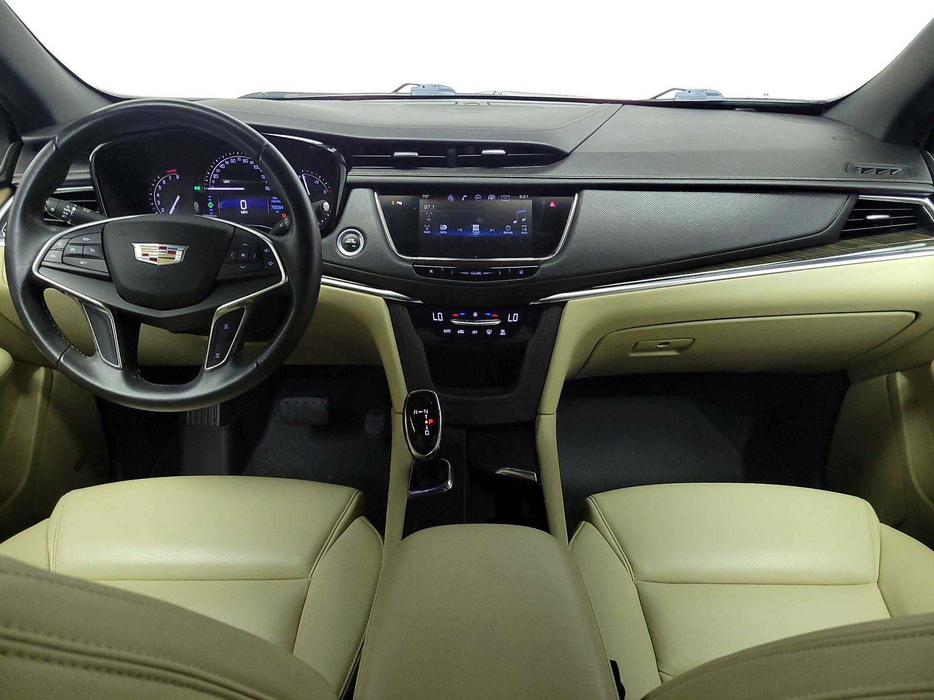 Thumbnail: 2017 Cadillac XT5 - 9