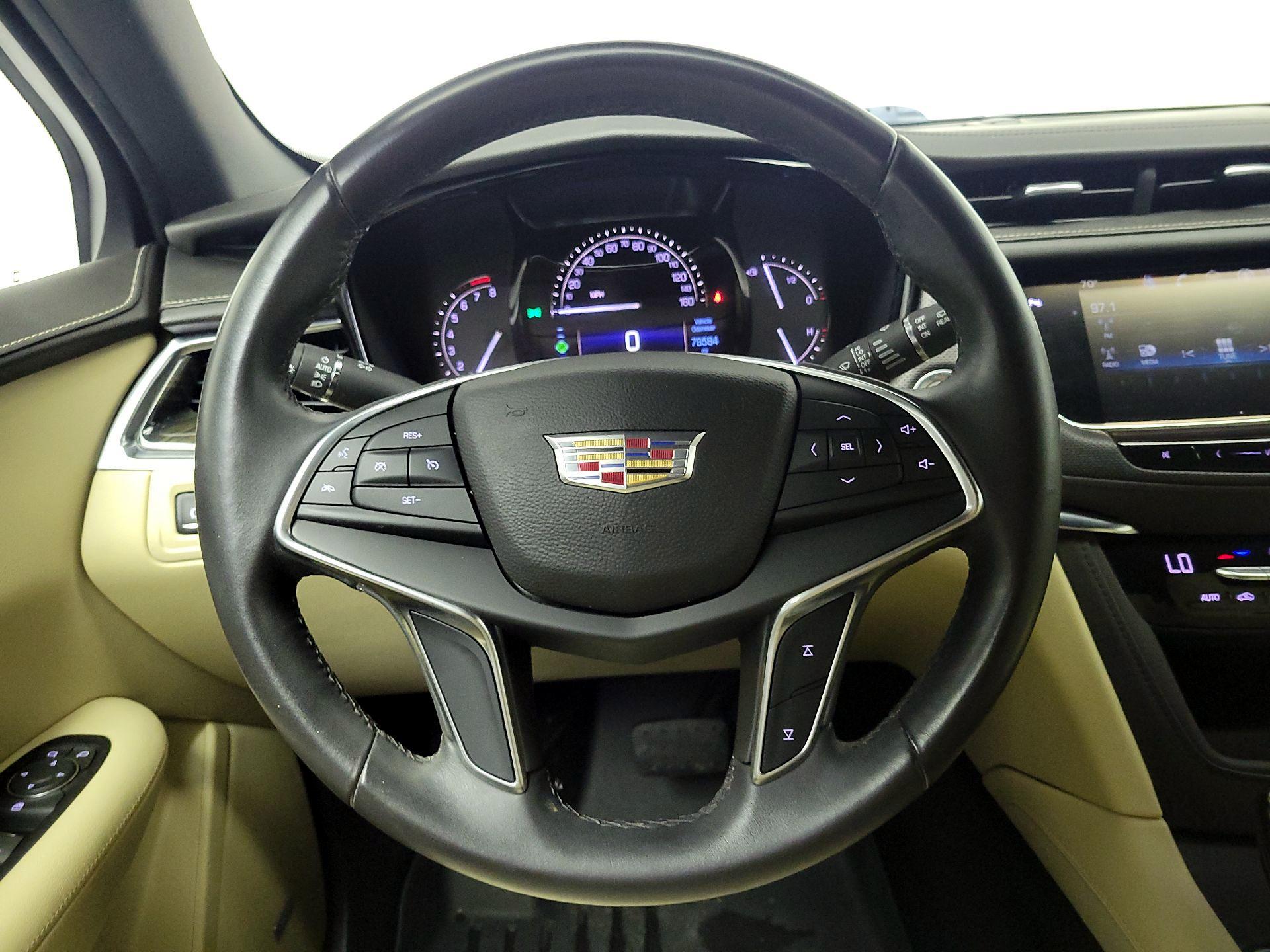 Thumbnail: 2017 Cadillac XT5 - 10