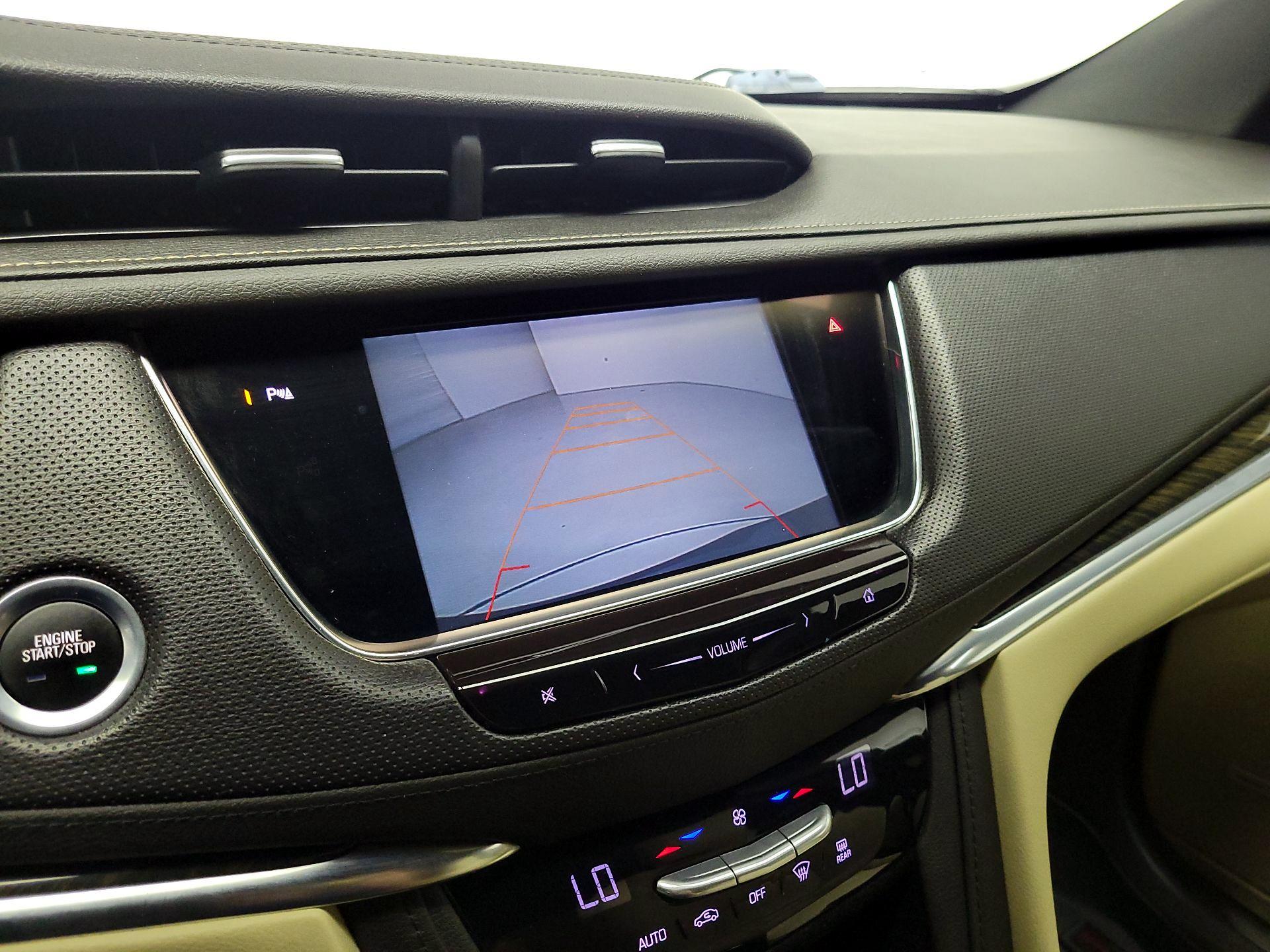 Thumbnail: 2017 Cadillac XT5 - 14