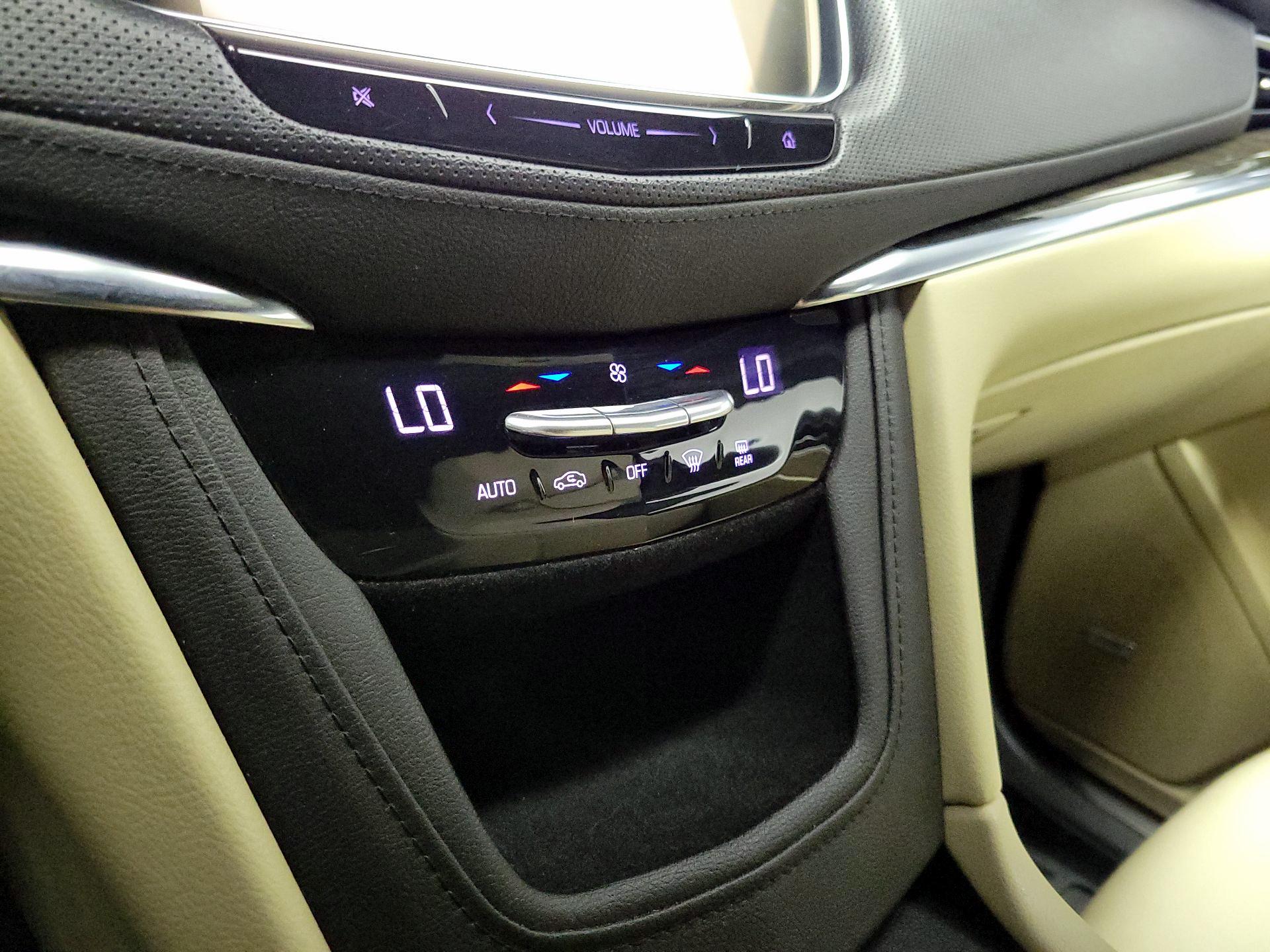 Thumbnail: 2017 Cadillac XT5 - 16