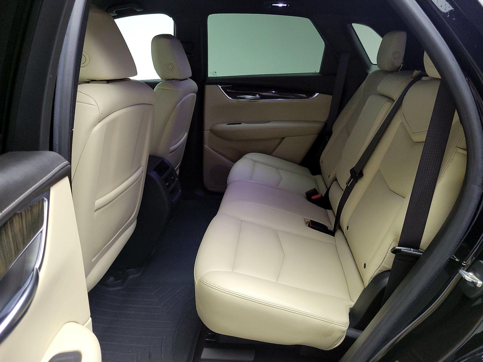 Thumbnail: 2017 Cadillac XT5 - 19
