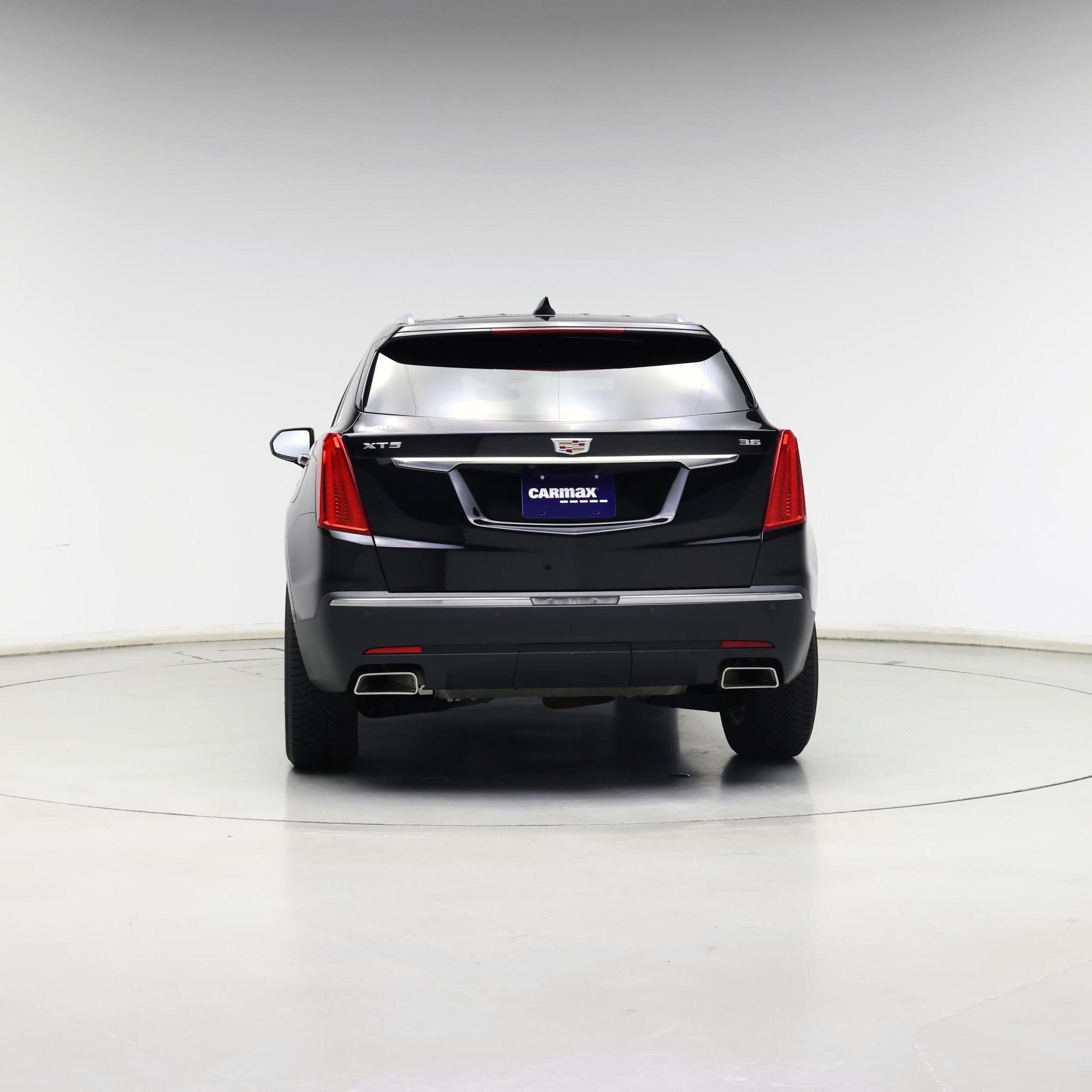 Thumbnail: 2017 Cadillac XT5 - 6