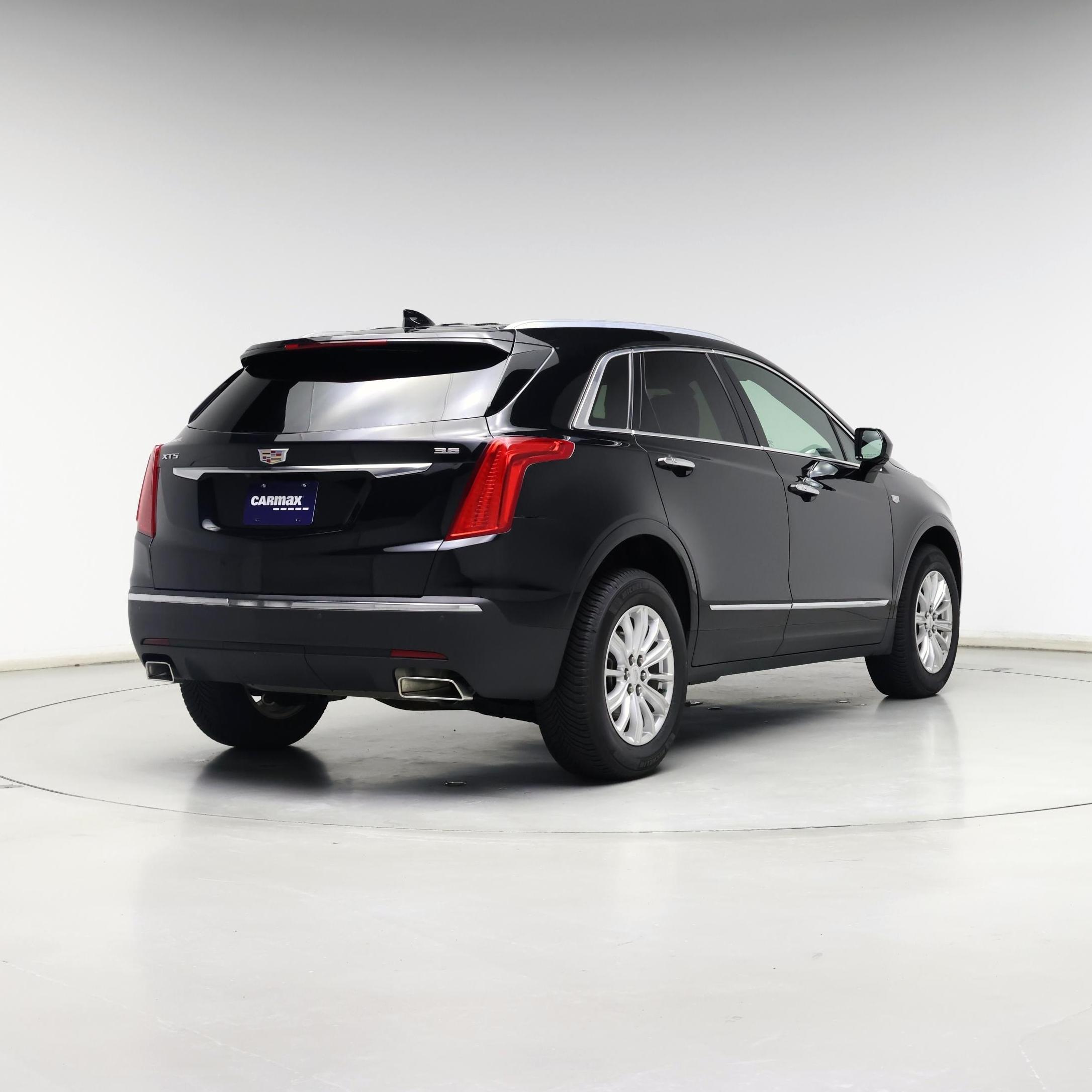 Thumbnail: 2017 Cadillac XT5 - 8