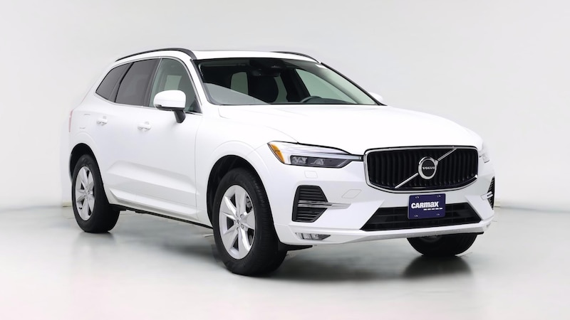 2022 Volvo XC60 B5 Momentum Hero Image