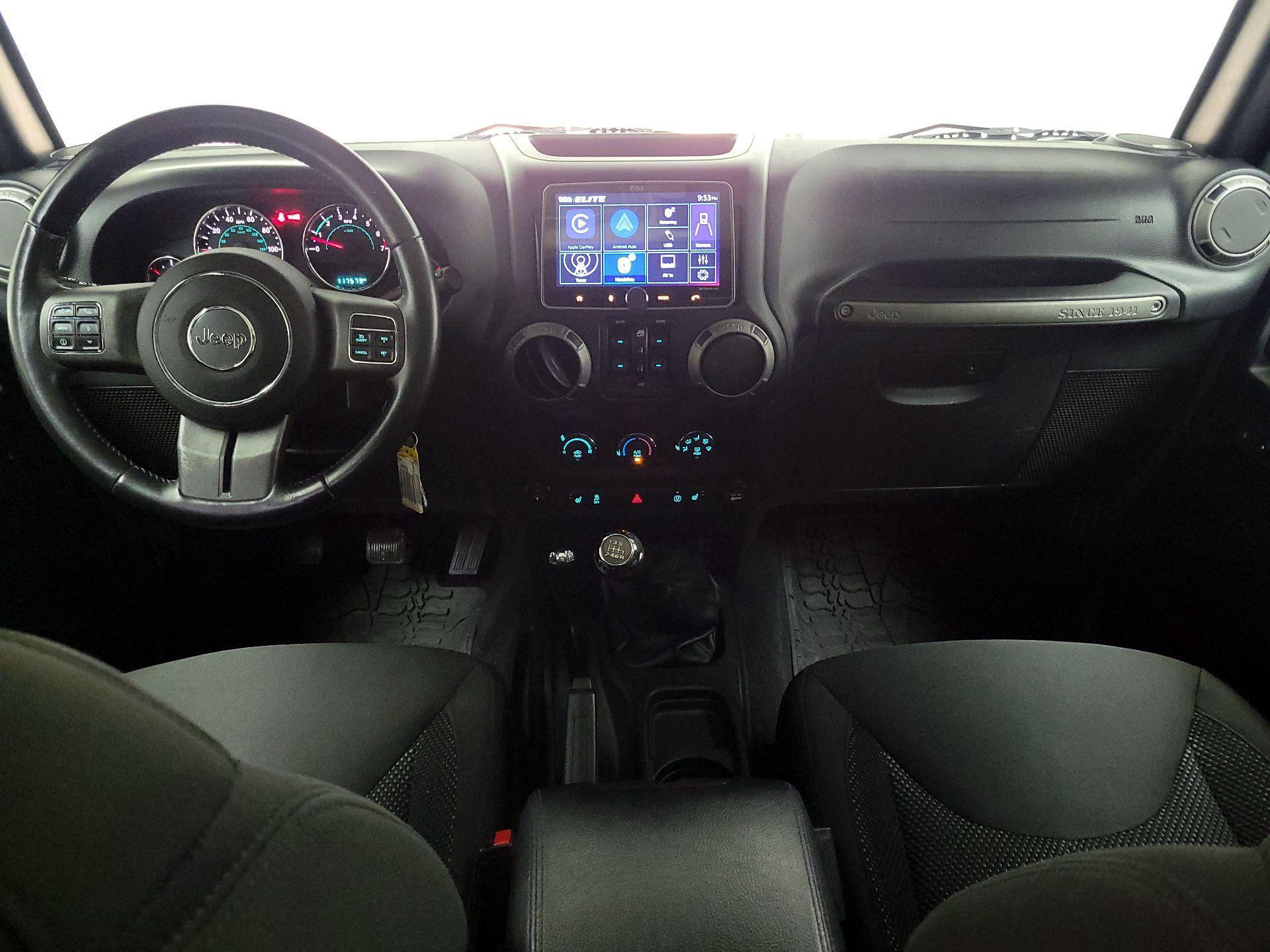 Thumbnail: 2016 Jeep Wrangler - 9